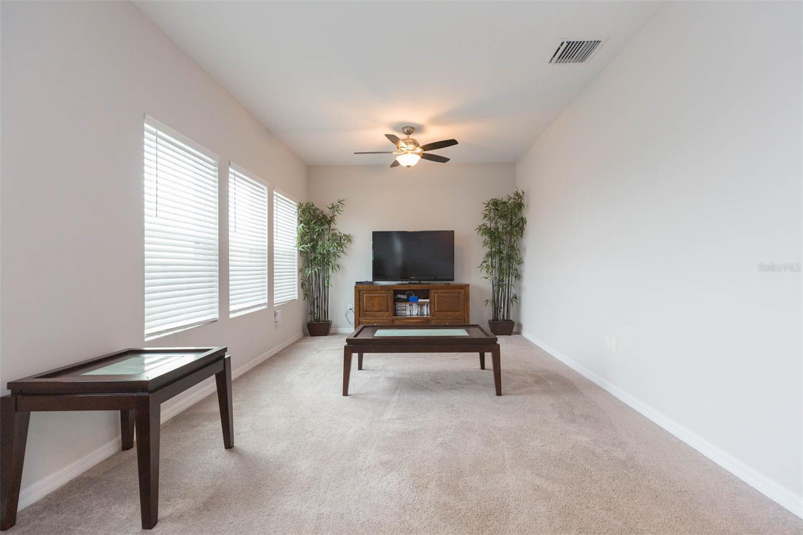 Image 39 of 75 For 3699 Front Park Drive