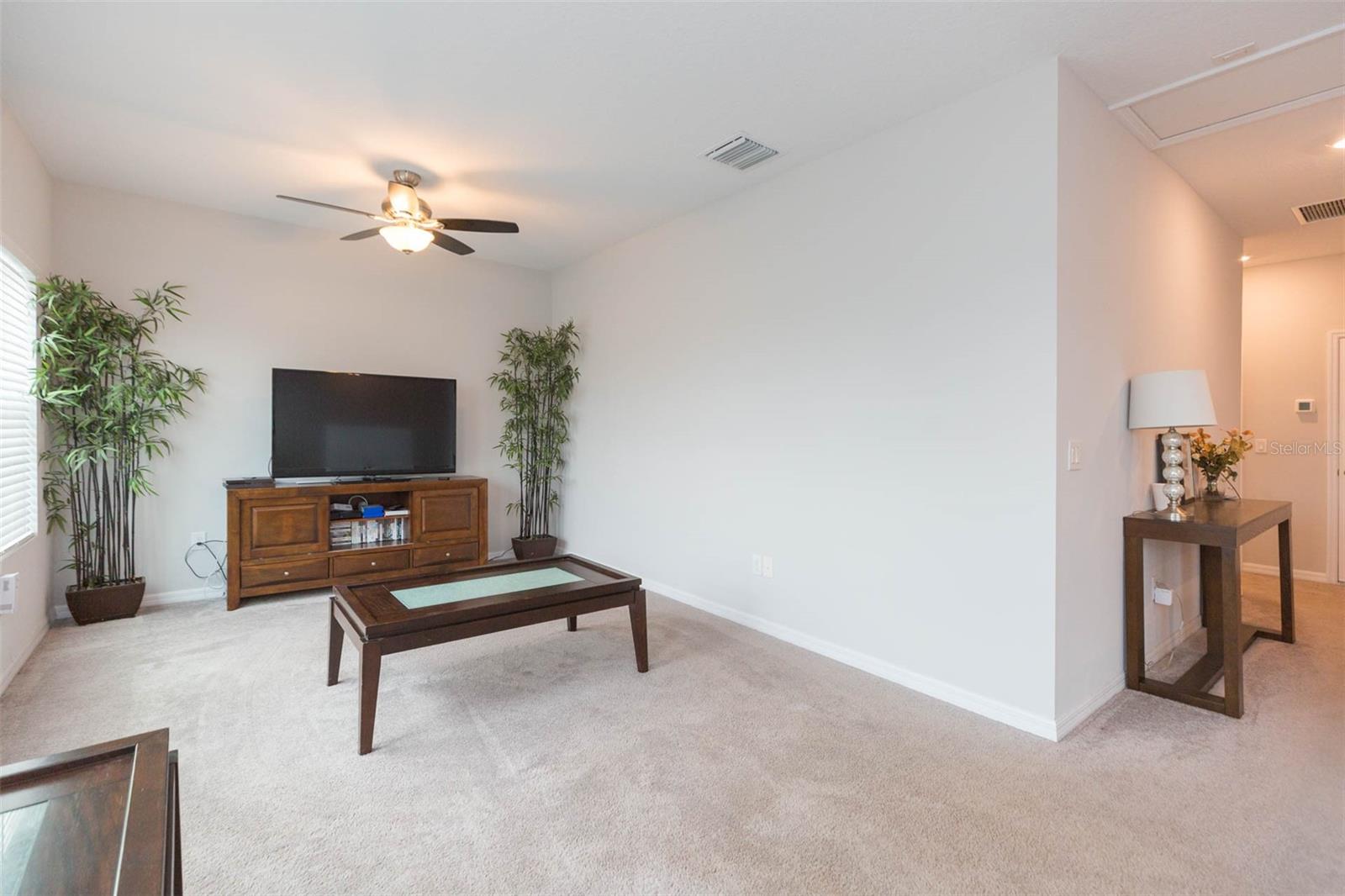 Image 40 of 75 For 3699 Front Park Drive