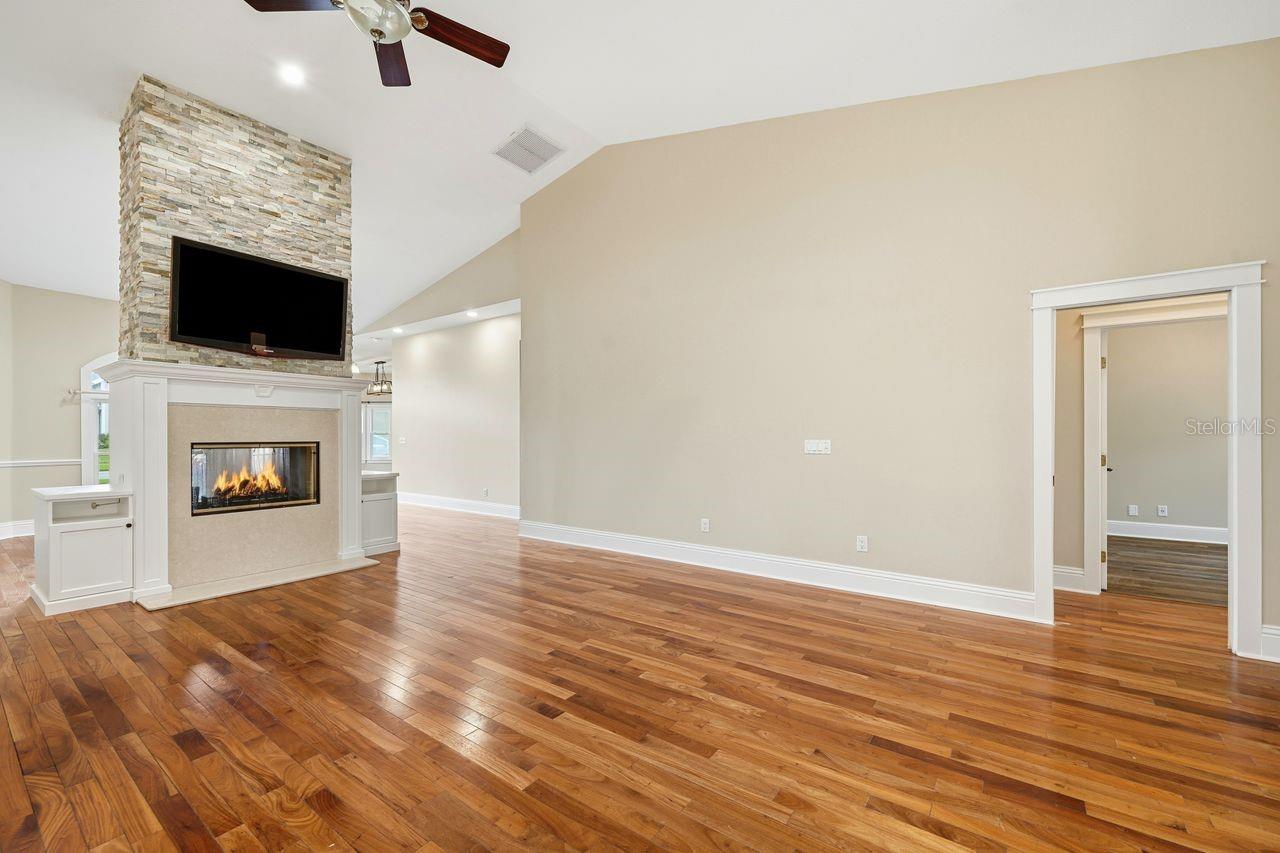 Image 11 of 57 For 700 Westfield Court