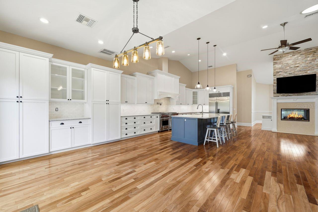 Image 14 of 57 For 700 Westfield Court