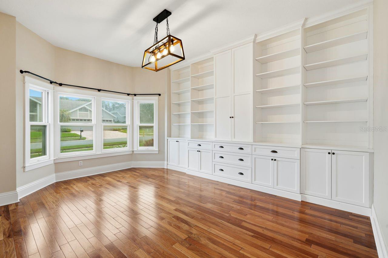 Image 27 of 57 For 700 Westfield Court