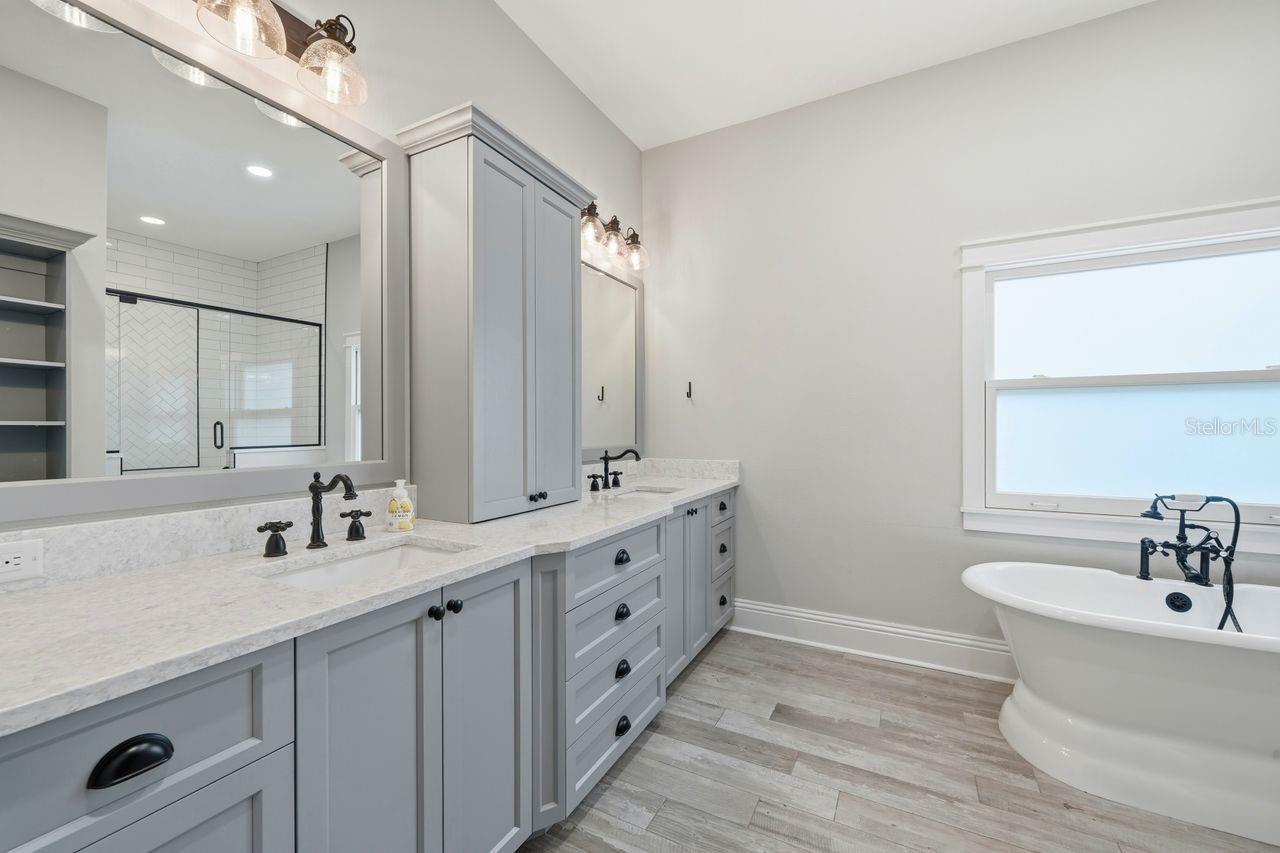 Image 33 of 57 For 700 Westfield Court