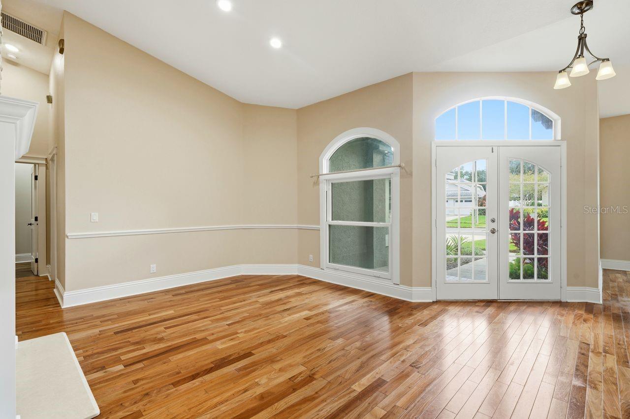 Image 6 of 57 For 700 Westfield Court