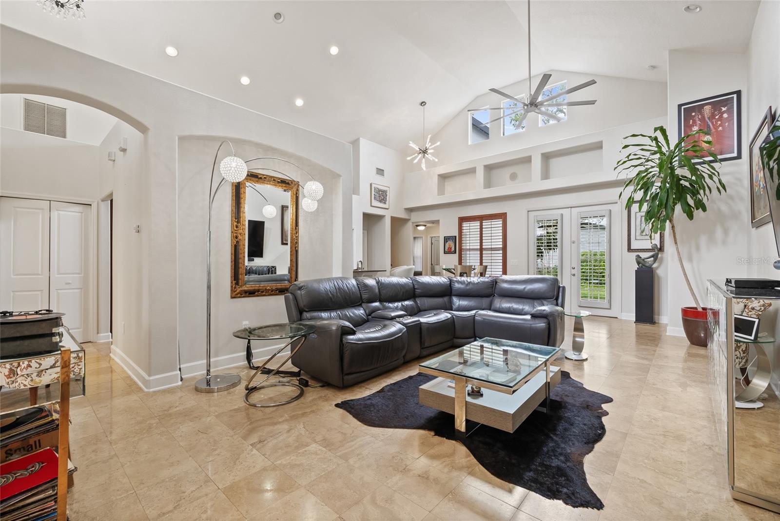 Image 4 of 45 For 3709 Horatio Street