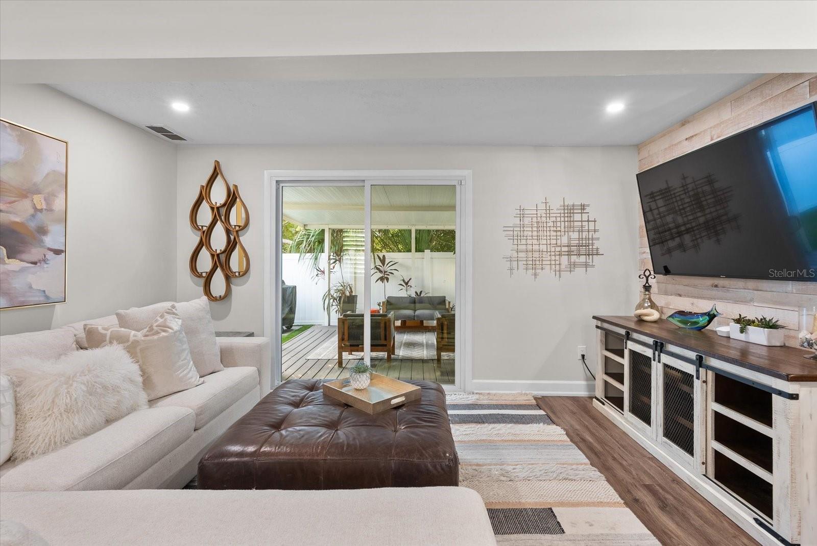 Image 19 of 35 For 2902 North B Street