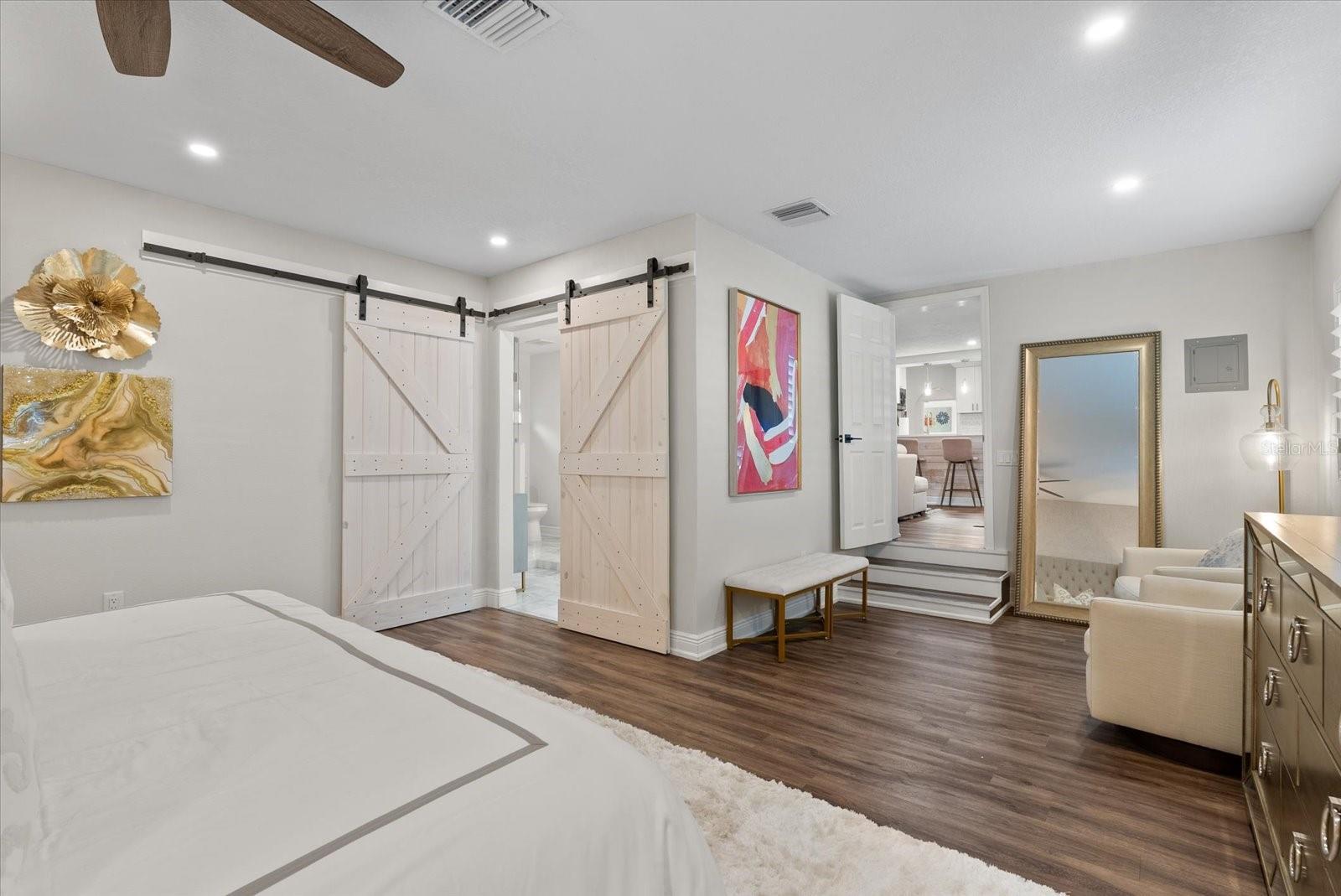 Image 23 of 35 For 2902 North B Street