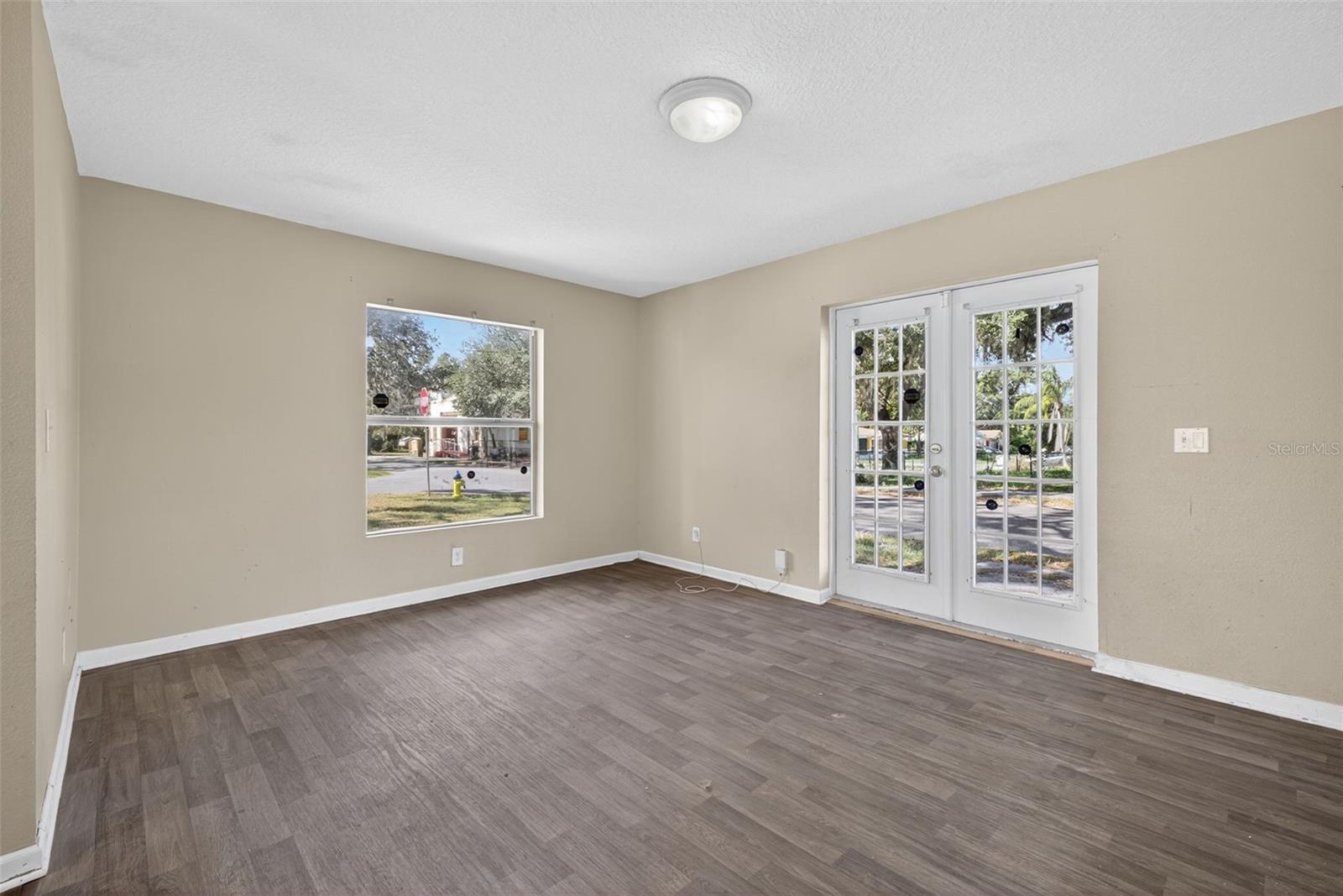 Image 8 of 33 For 2602 Emma Street