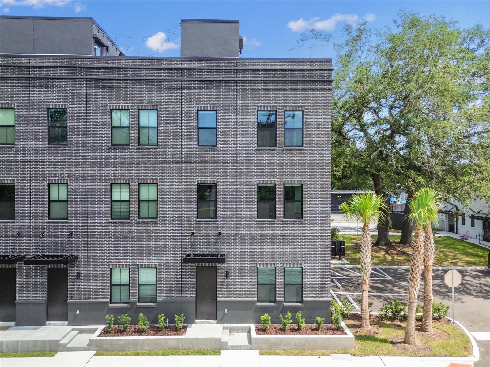 Image 2 of 88 For 801 3rd Avenue 3