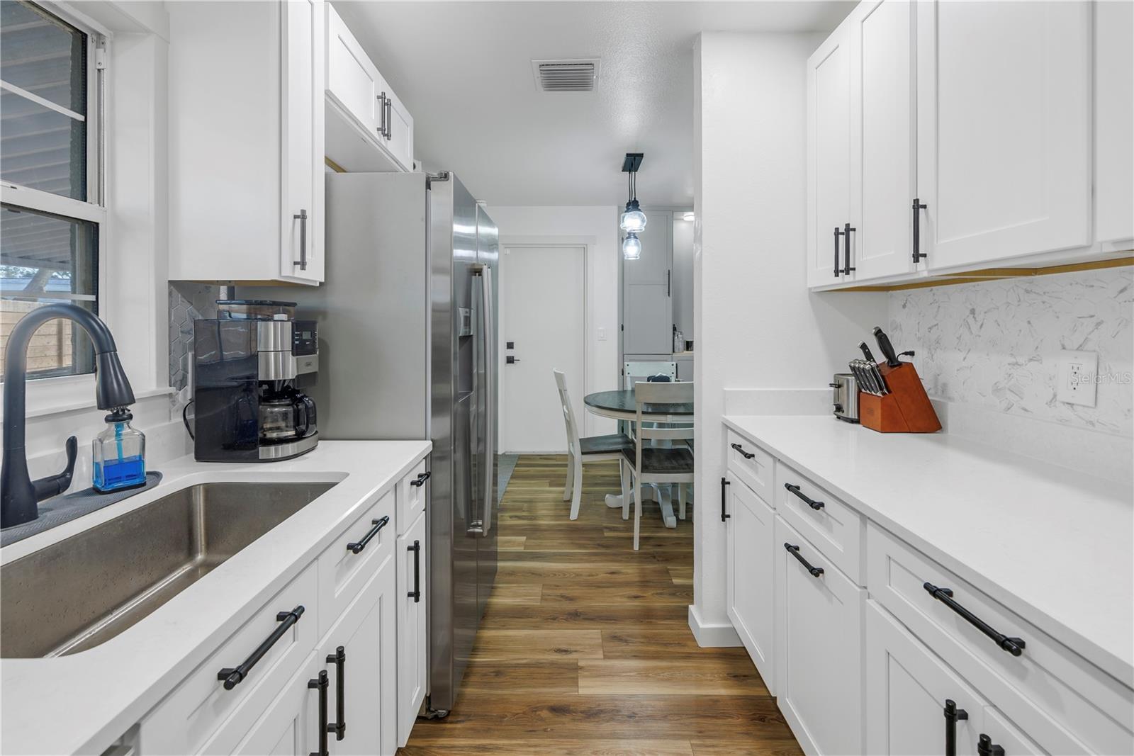 Listing photo id 9 for 8701 56th Street N