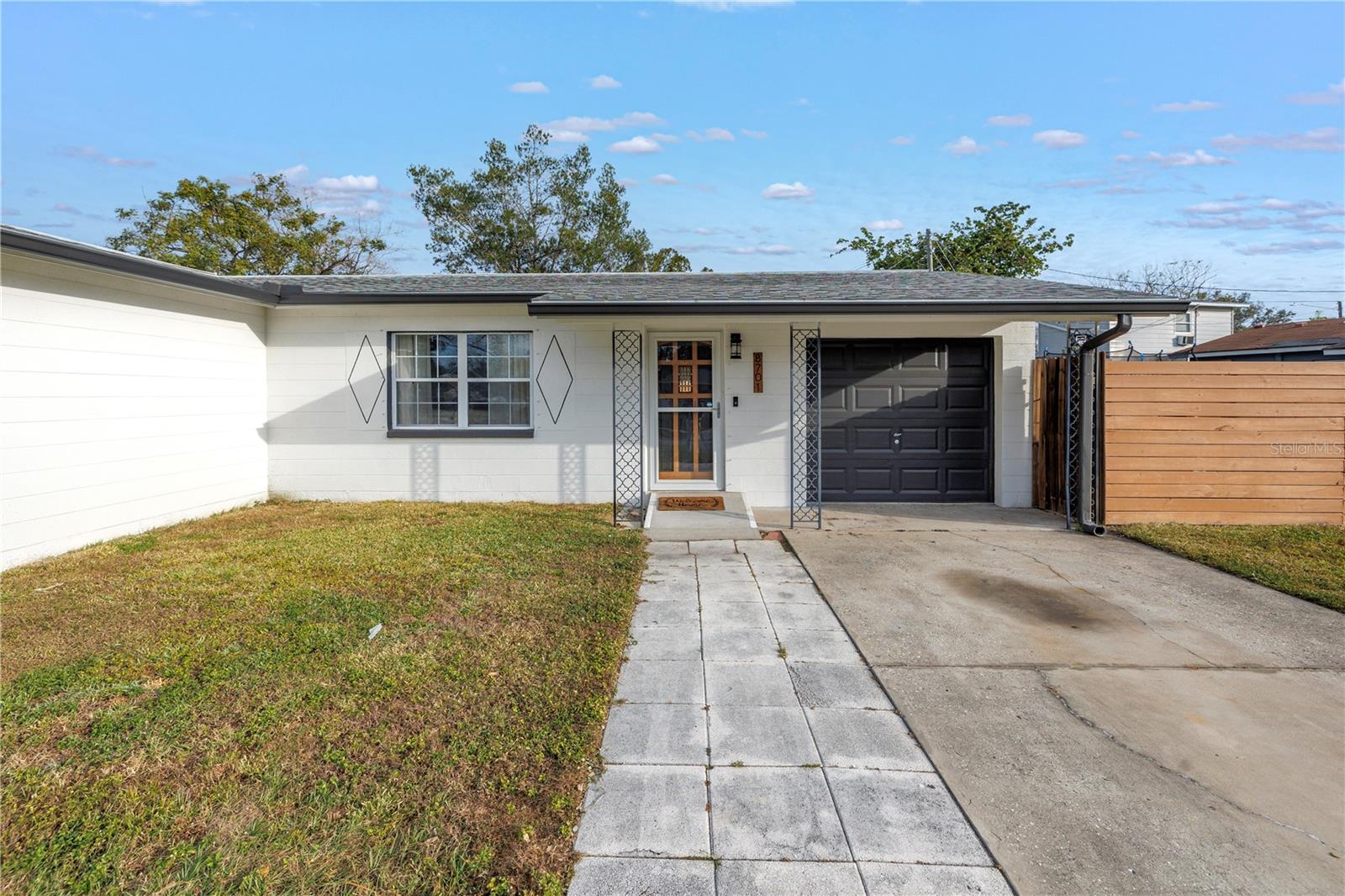 Listing photo id 21 for 8701 56th Street N
