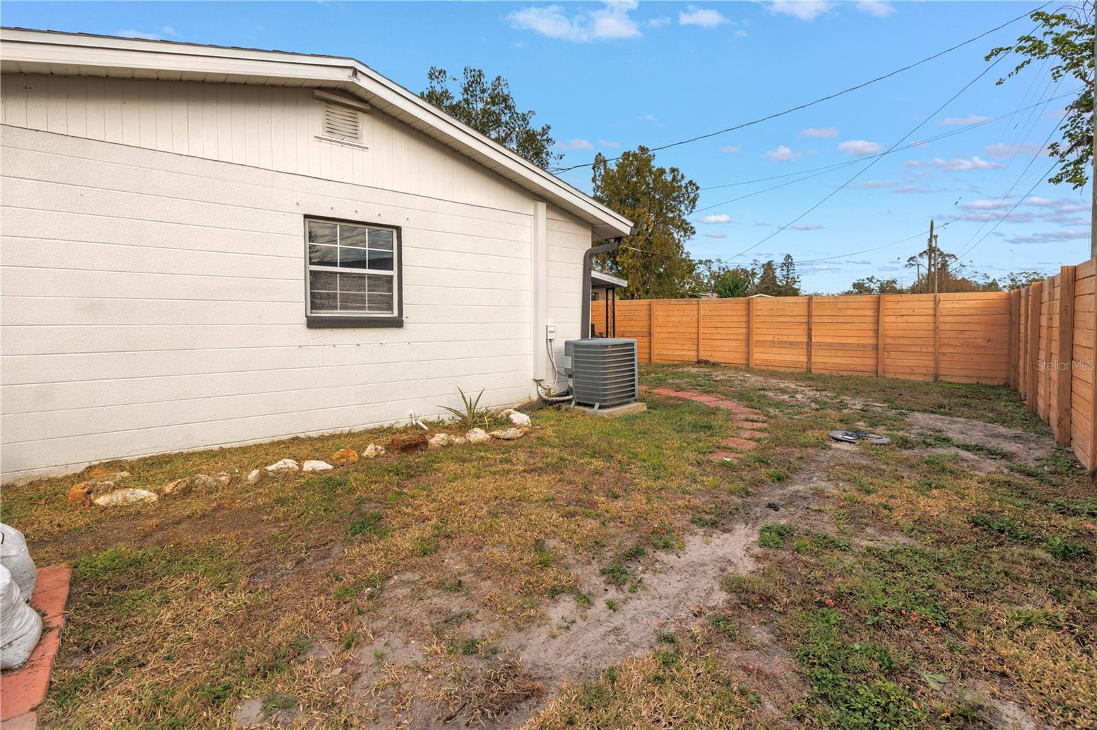 Listing photo id 26 for 8701 56th Street N