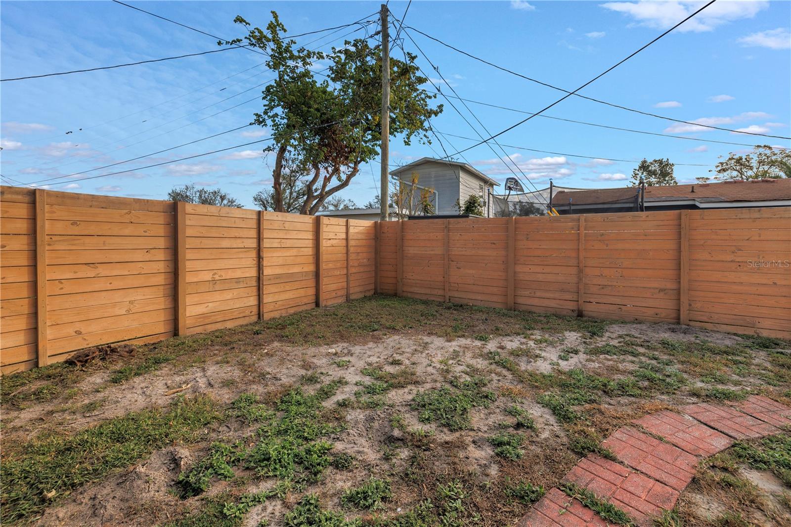 Listing photo id 27 for 8701 56th Street N