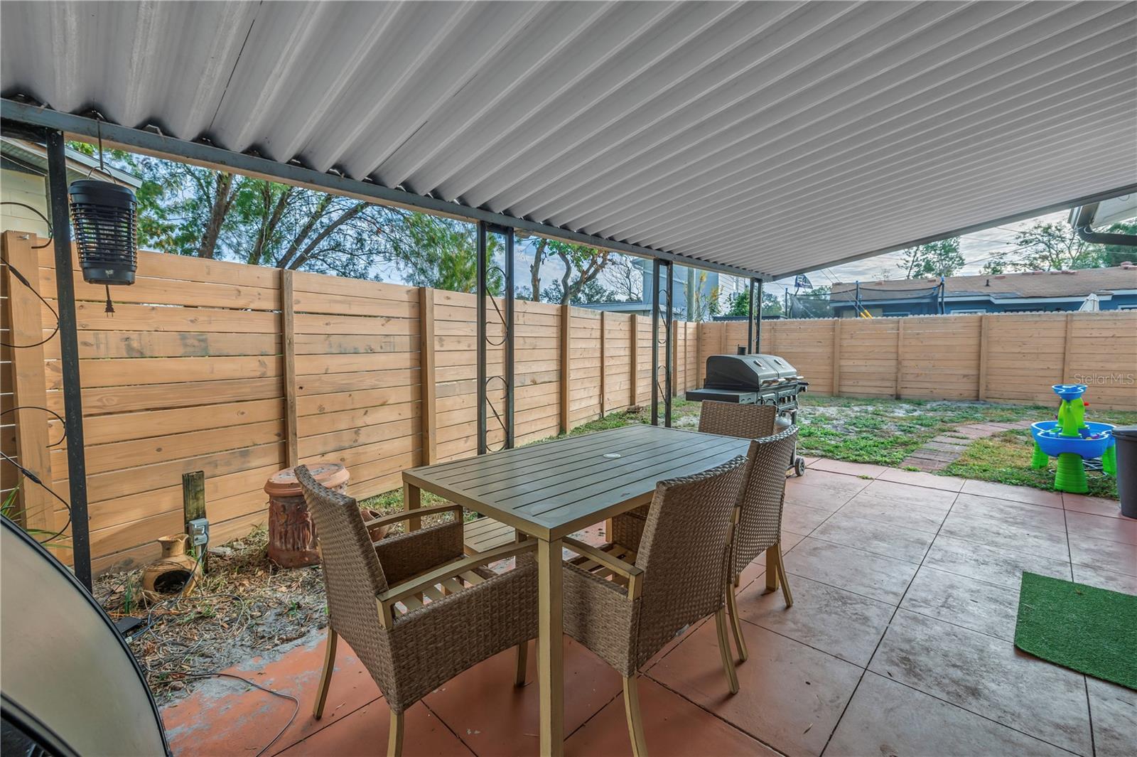 Listing photo id 29 for 8701 56th Street N