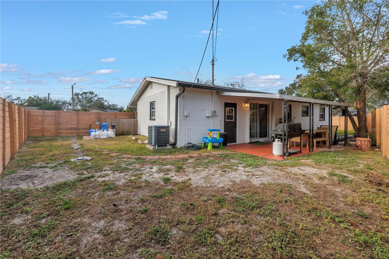 Listing photo id 31 for 8701 56th Street N