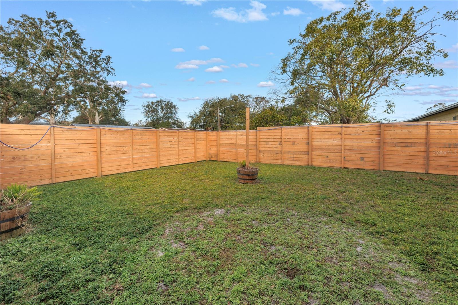 Listing photo id 32 for 8701 56th Street N