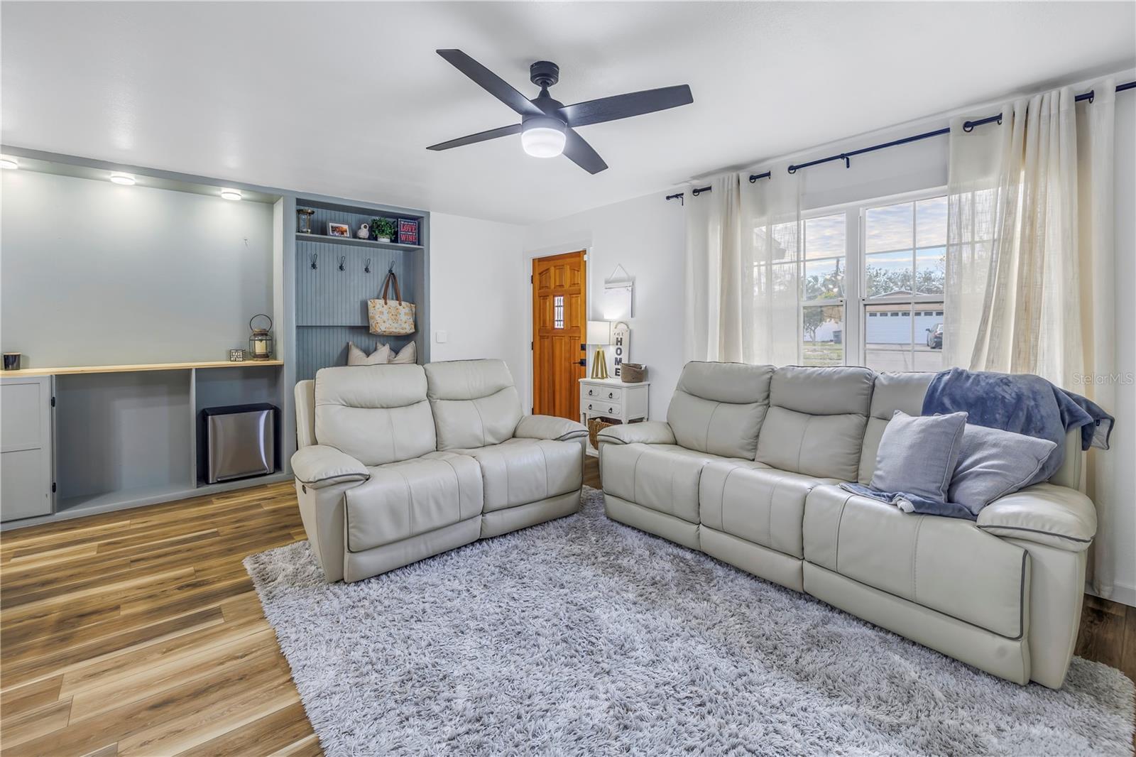 Listing photo id 6 for 8701 56th Street N