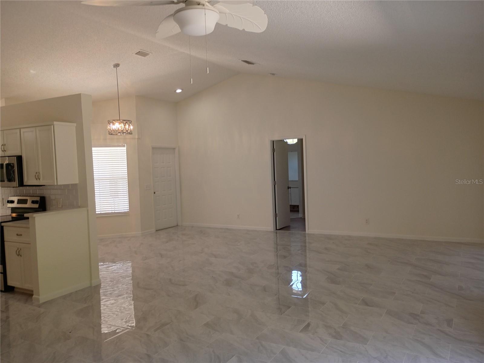Image 13 of 46 For 1237 Mazarion Place