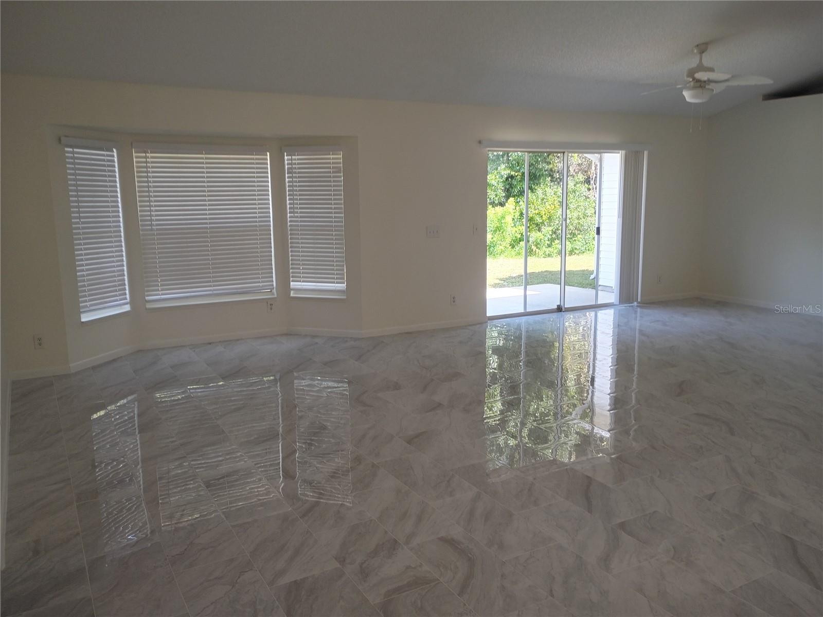Image 14 of 46 For 1237 Mazarion Place