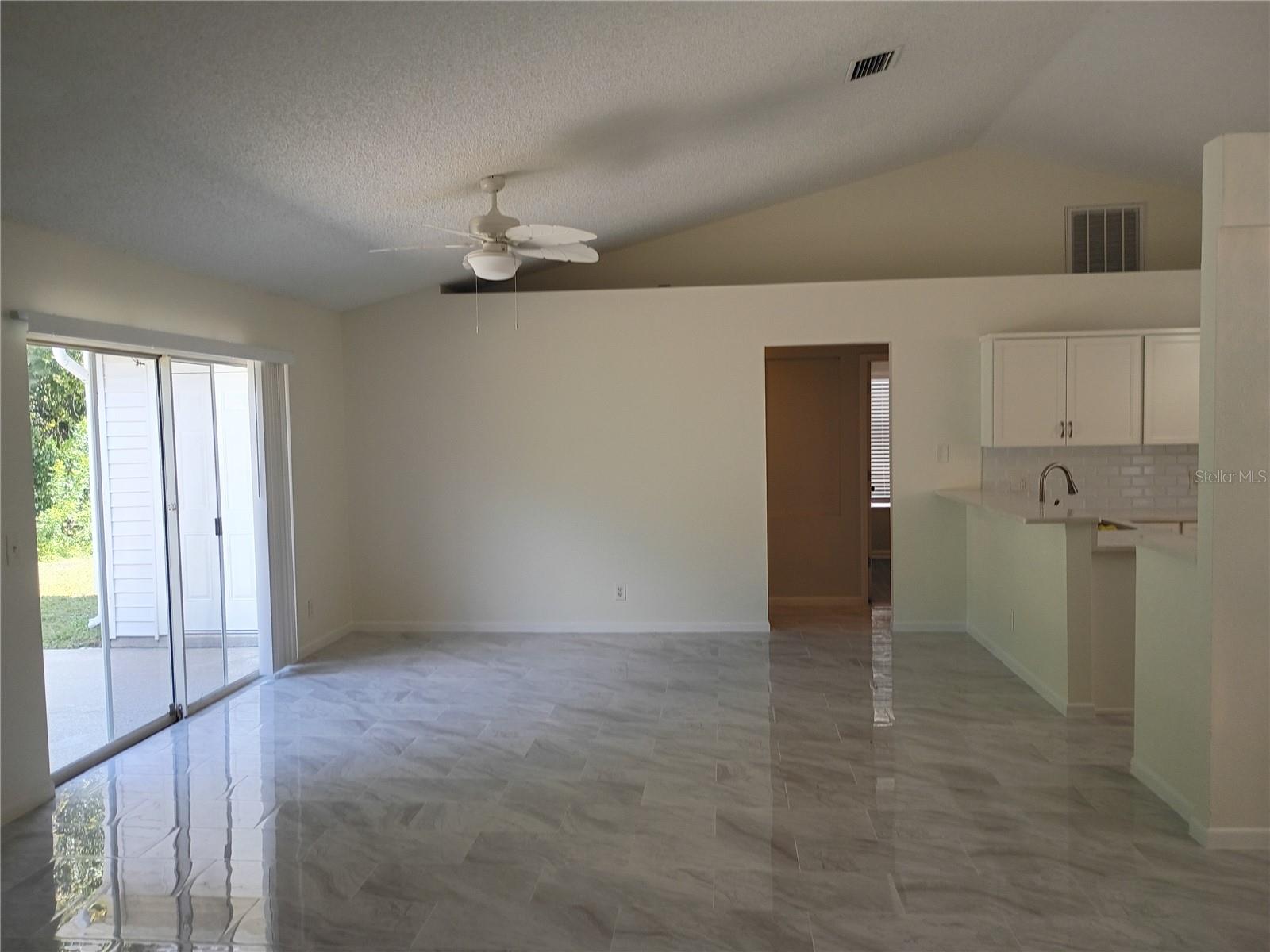Image 15 of 46 For 1237 Mazarion Place