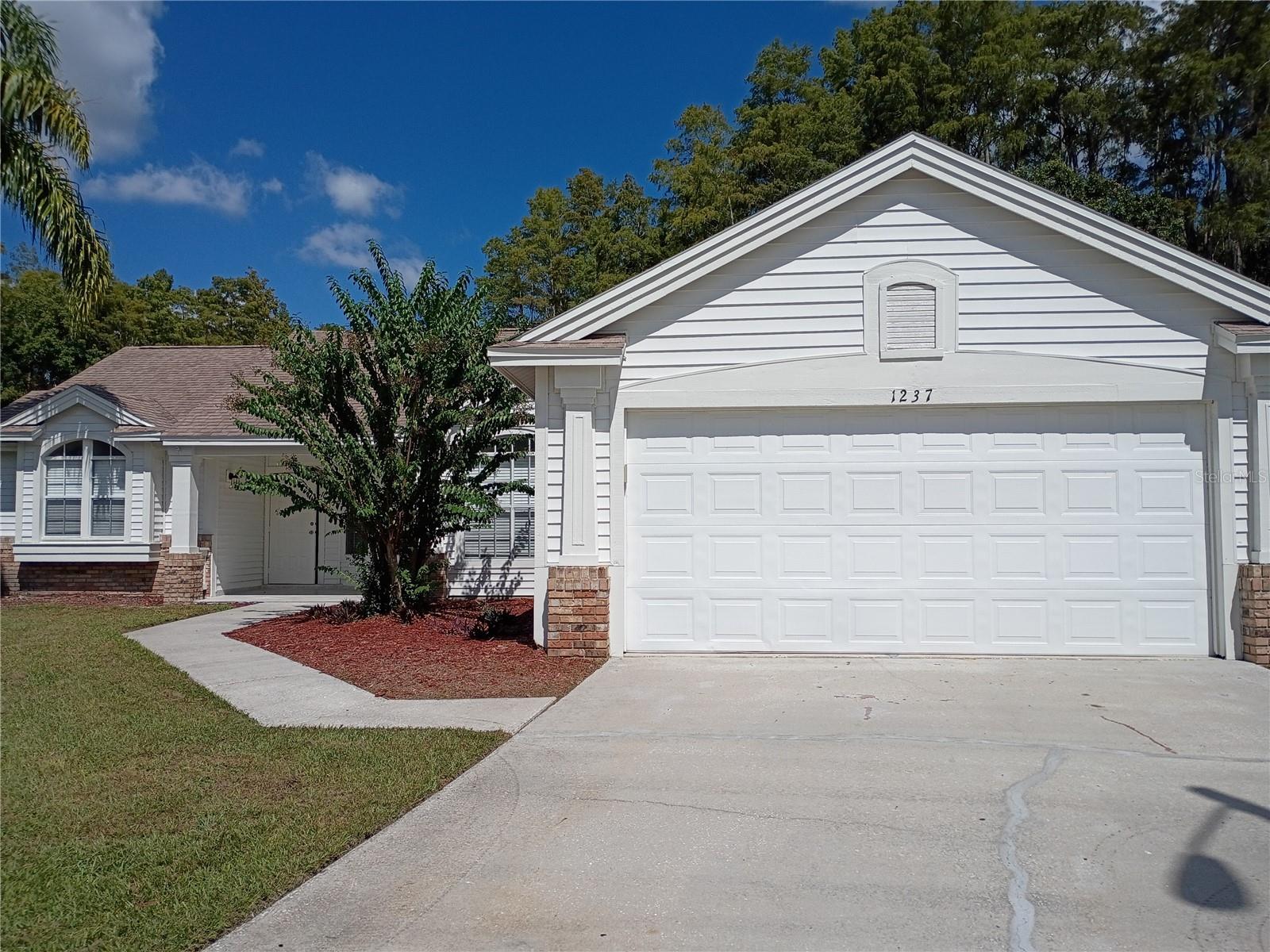 Image 2 of 46 For 1237 Mazarion Place