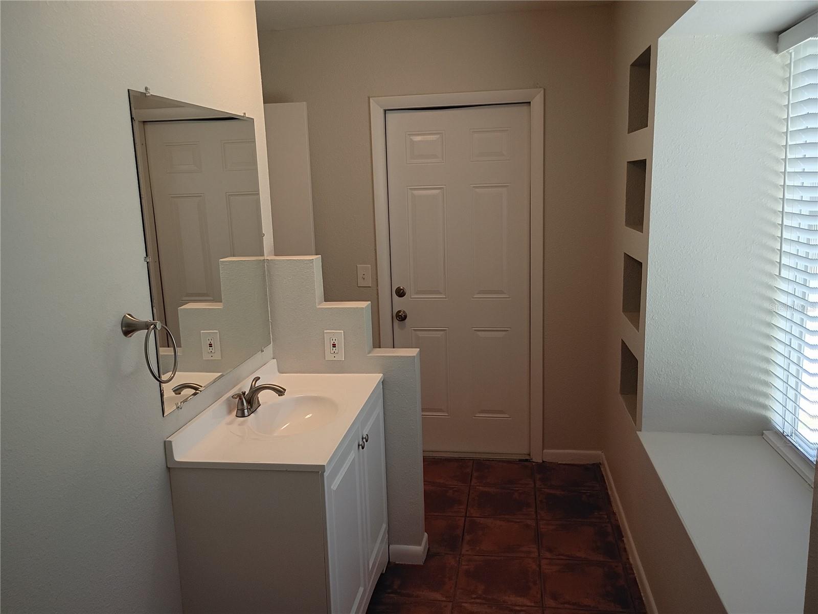 Image 34 of 46 For 1237 Mazarion Place