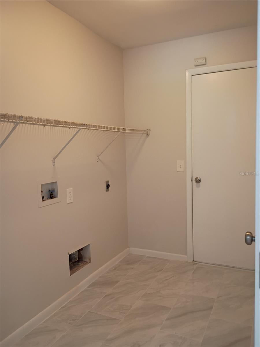 Image 41 of 46 For 1237 Mazarion Place