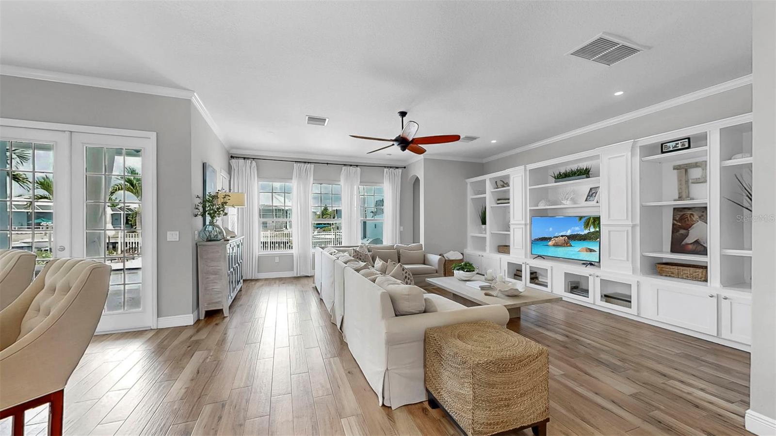 Image 29 of 78 For 627 Mirabay Boulevard