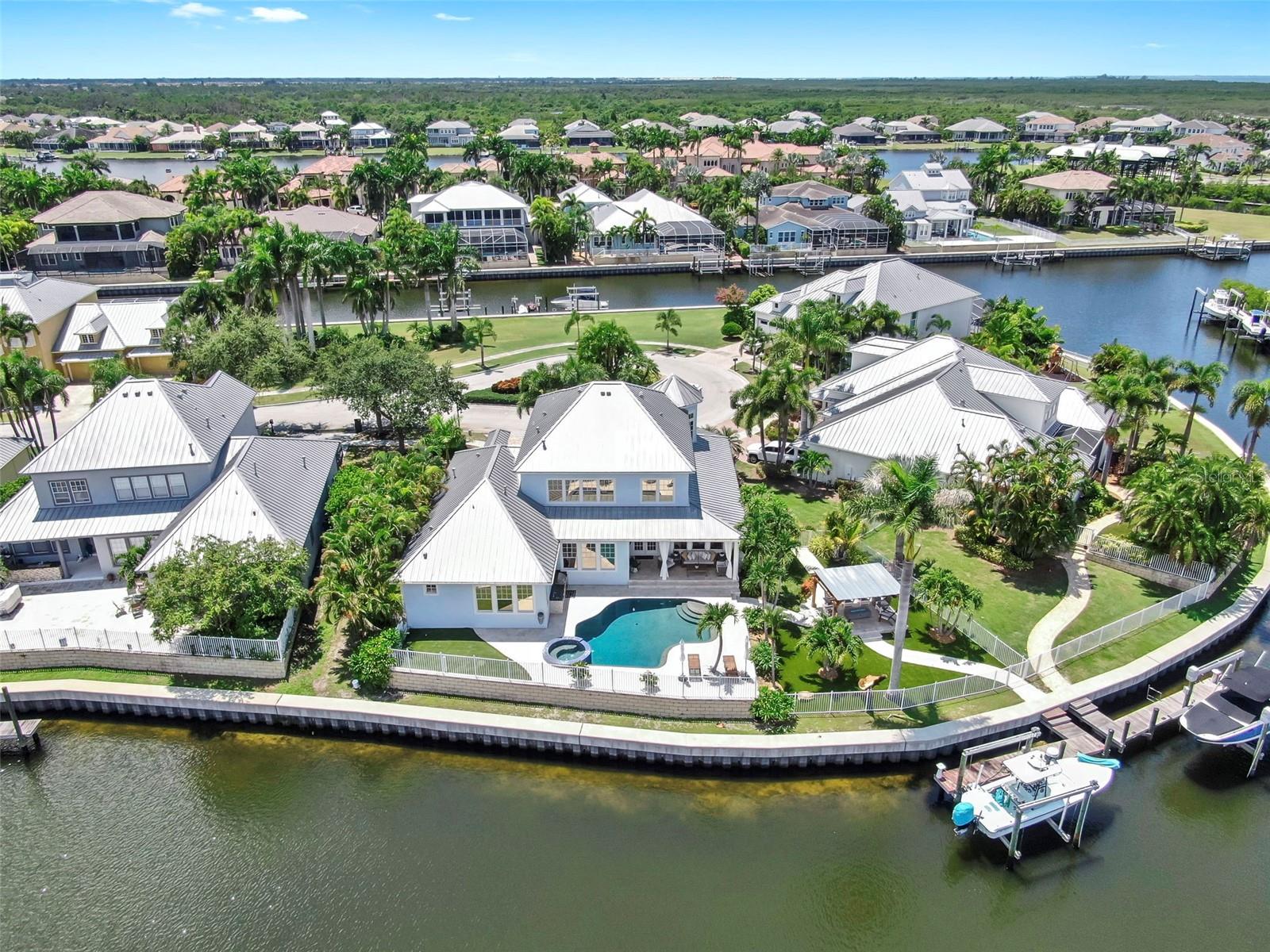 Image 4 of 78 For 627 Mirabay Boulevard