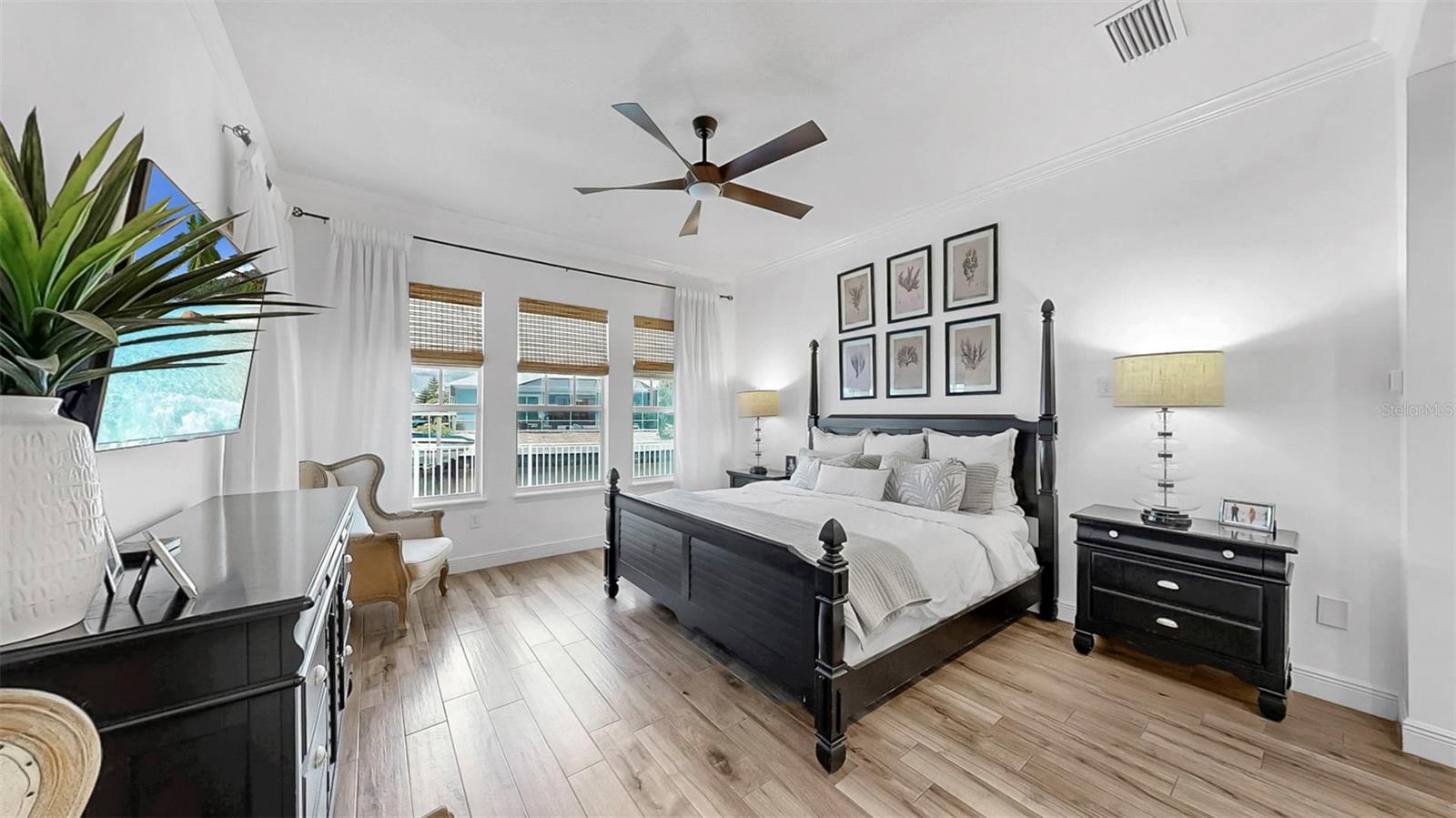 Image 45 of 78 For 627 Mirabay Boulevard