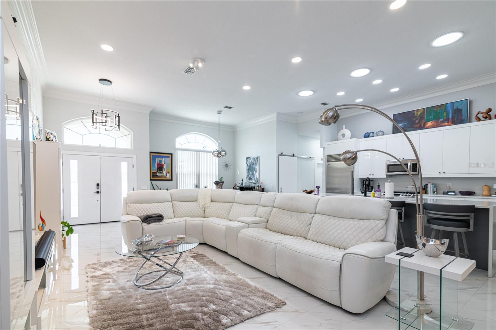 Listing photo id 9 for 6932 Cozumel Court