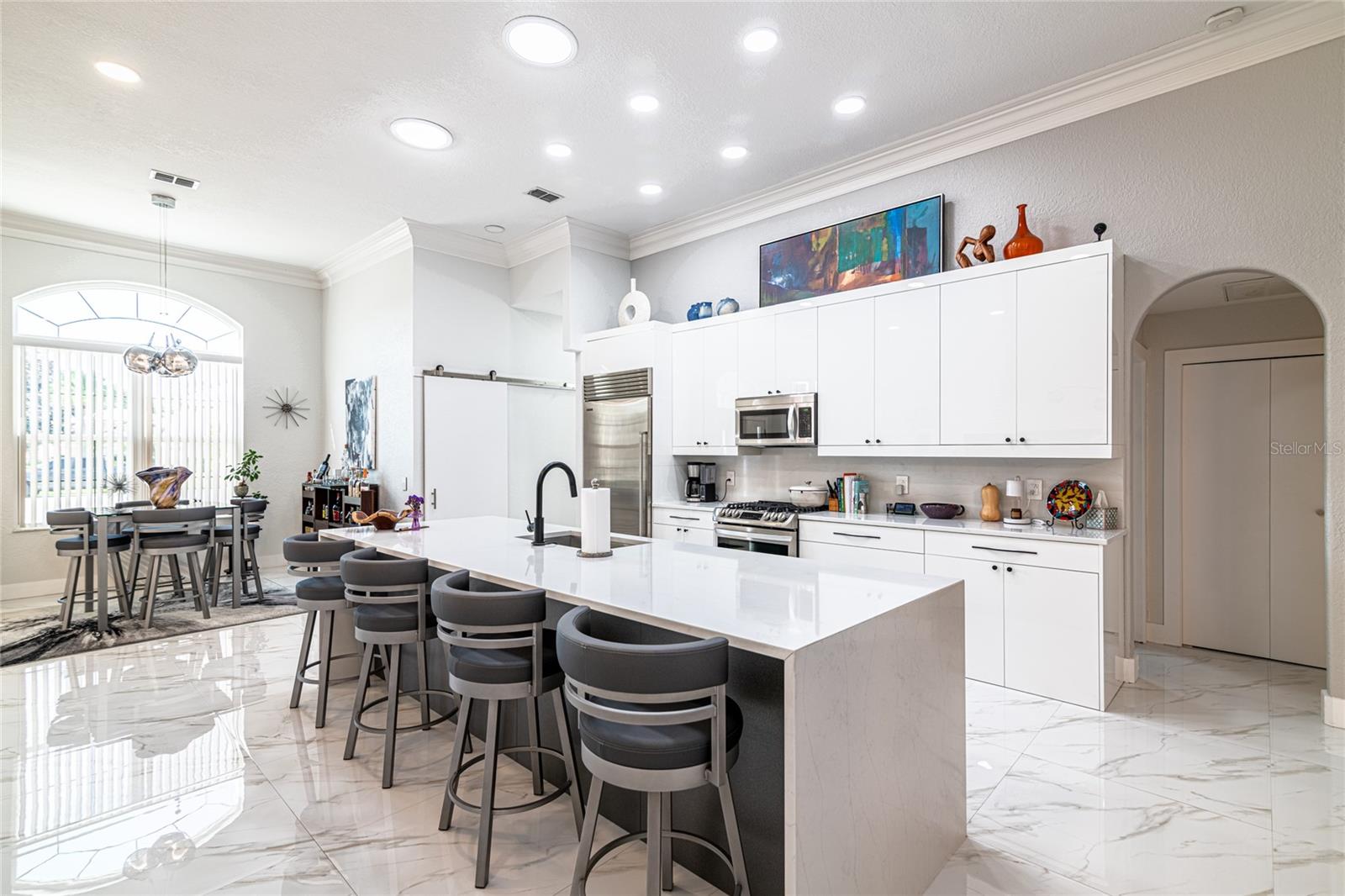 Listing photo id 16 for 6932 Cozumel Court