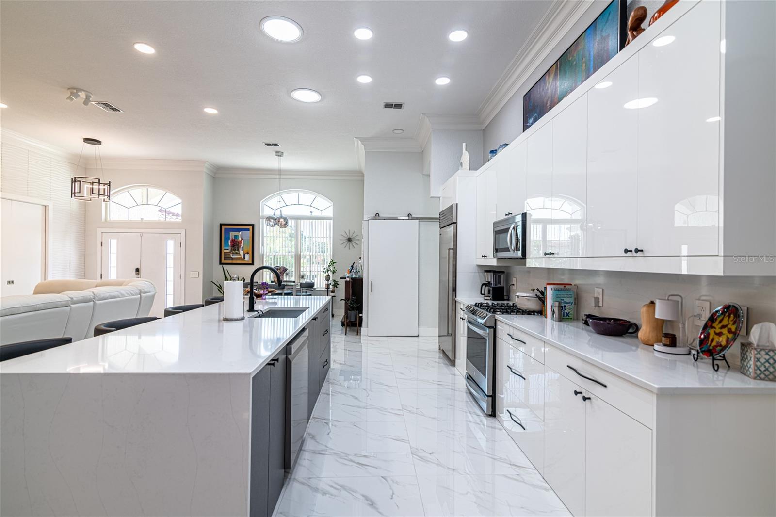 Listing photo id 17 for 6932 Cozumel Court