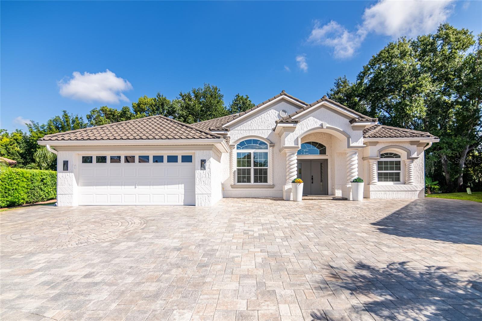 Listing photo id 0 for 6932 Cozumel Court