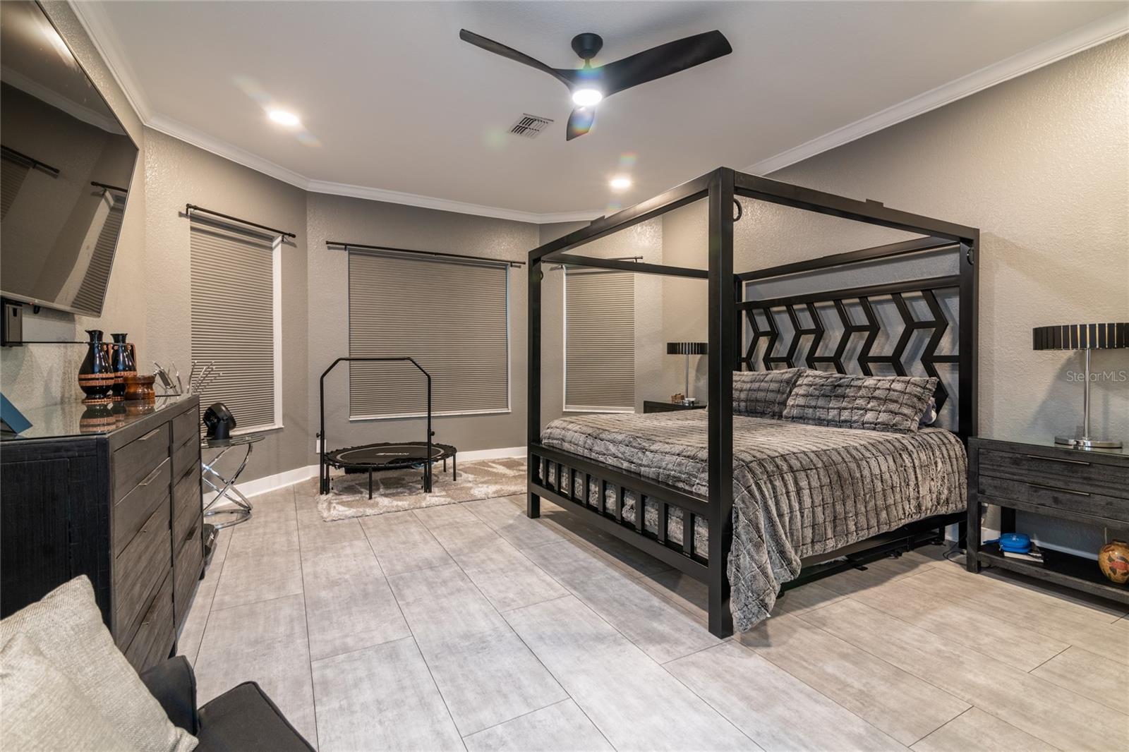 Listing photo id 30 for 6932 Cozumel Court