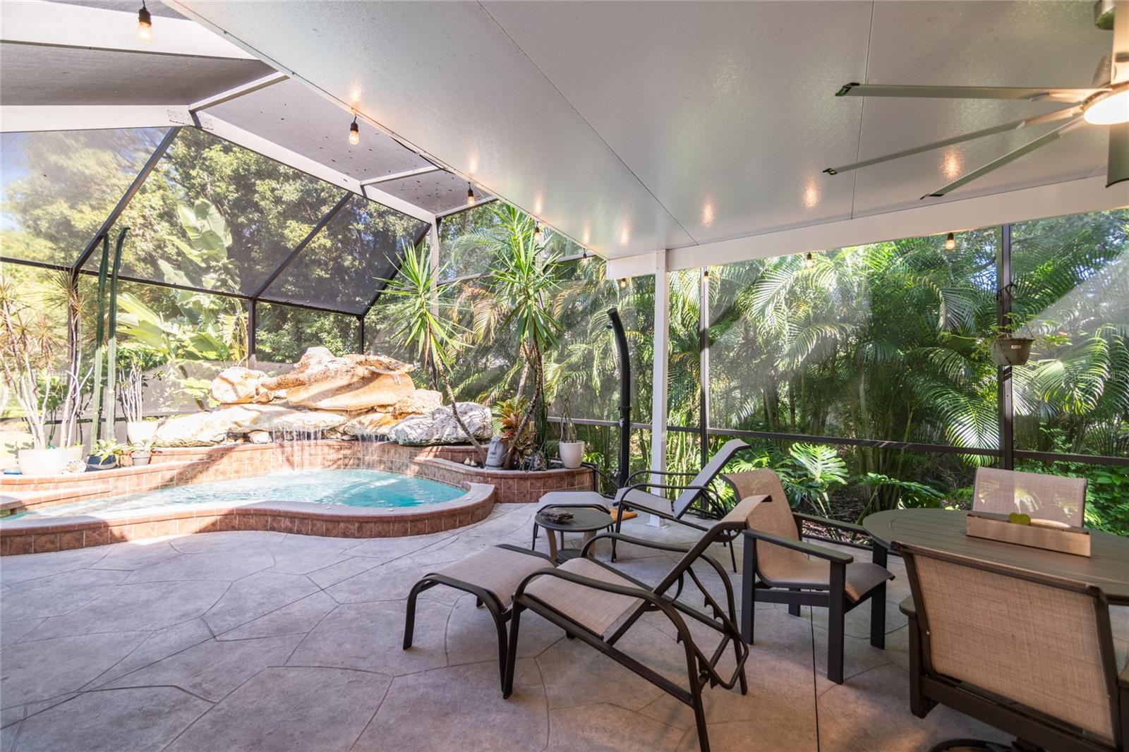 Listing photo id 44 for 6932 Cozumel Court