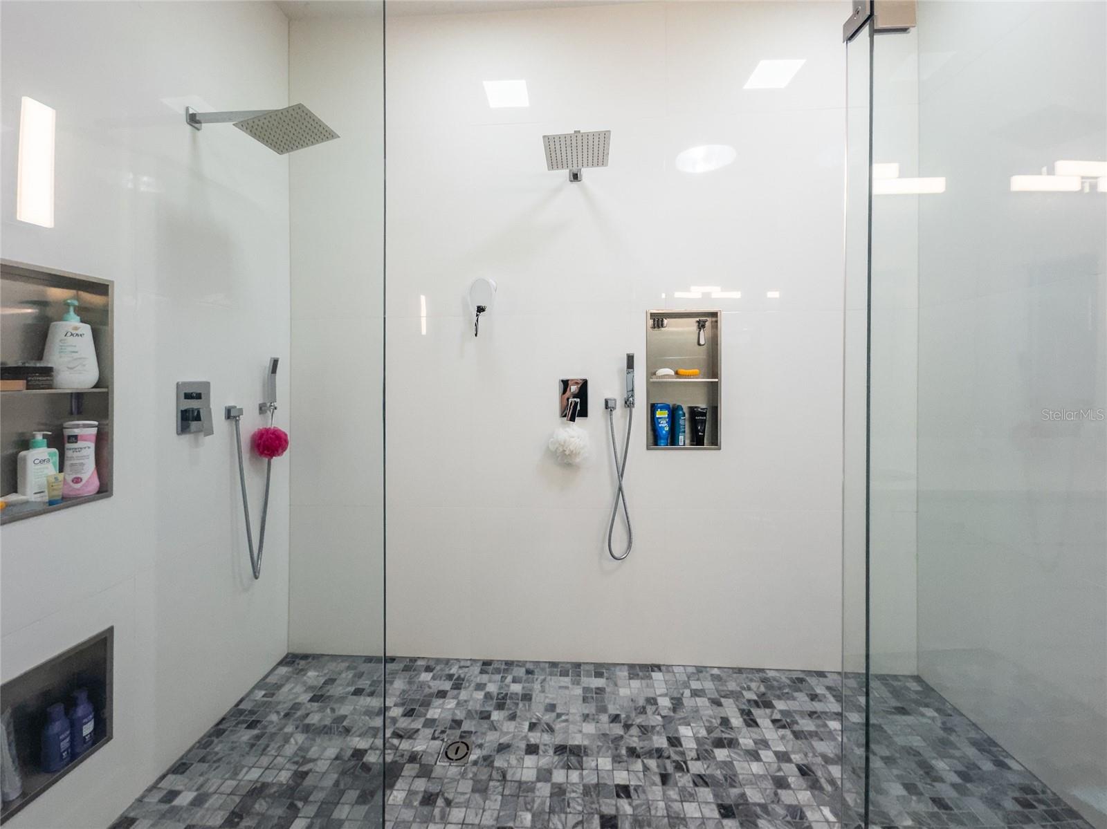 Listing photo id 46 for 6932 Cozumel Court