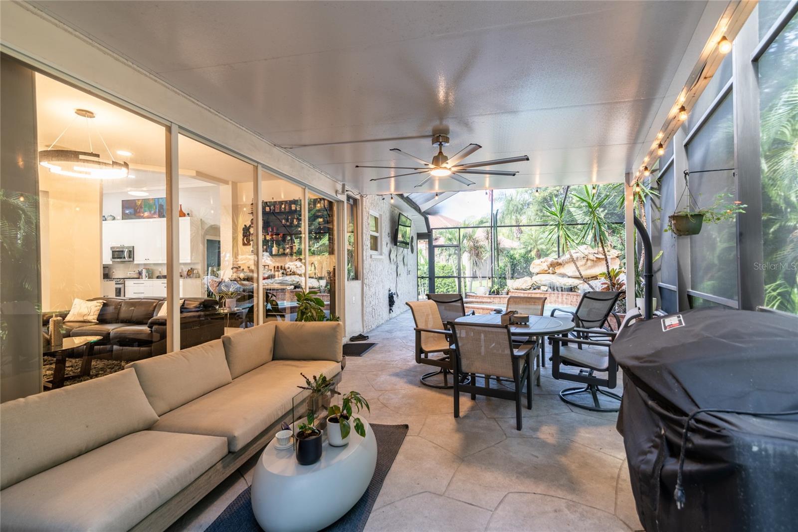 Listing photo id 53 for 6932 Cozumel Court