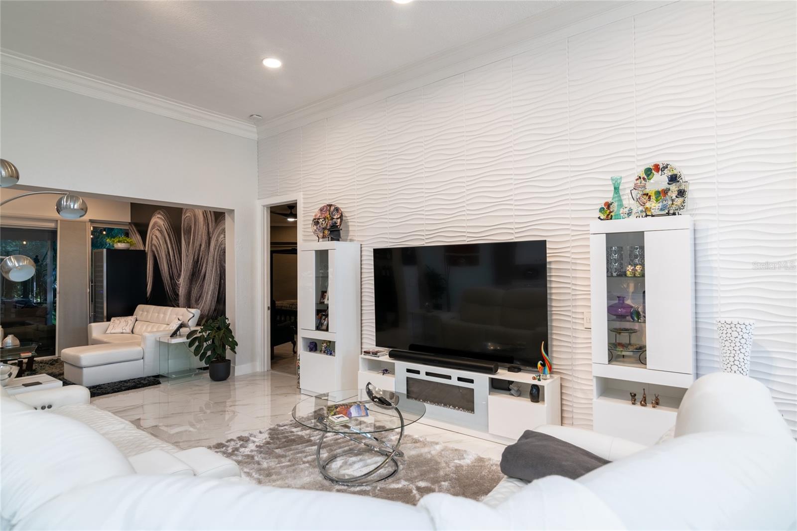 Listing photo id 7 for 6932 Cozumel Court