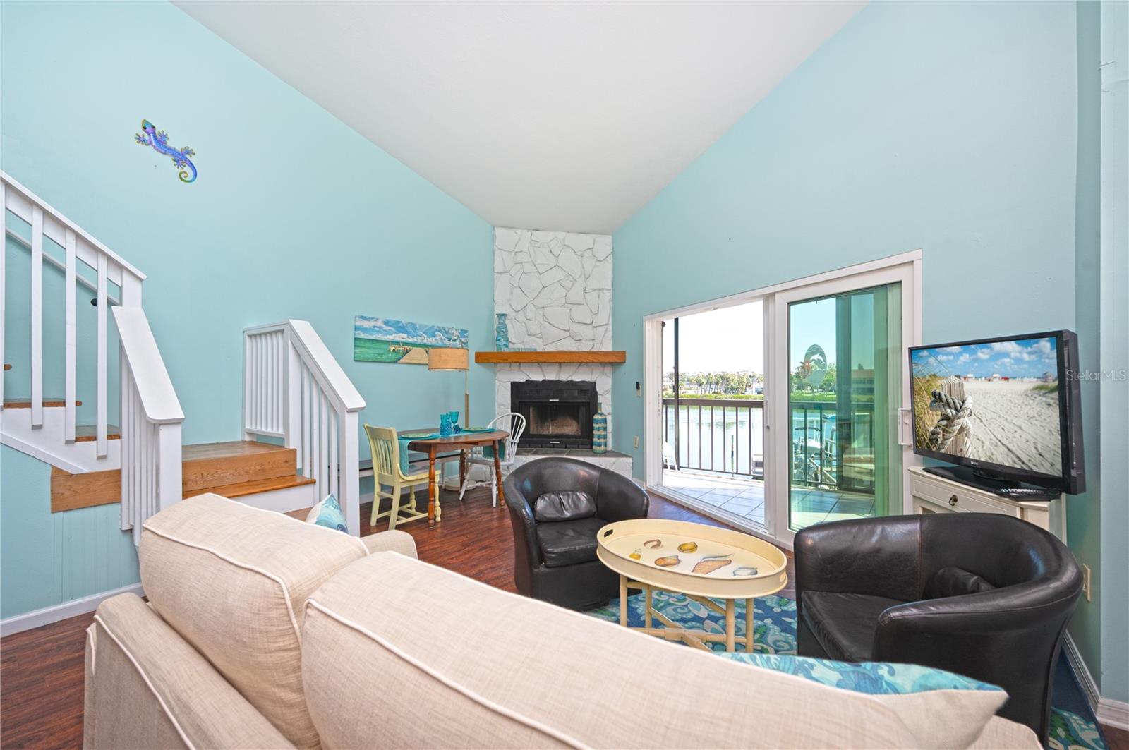 Image 14 of 48 For 19937 Gulf Boulevard B3