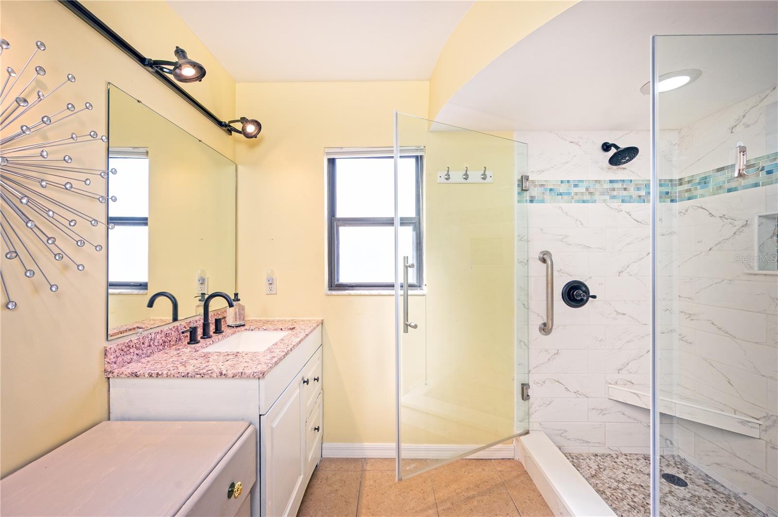 Image 24 of 48 For 19937 Gulf Boulevard B3