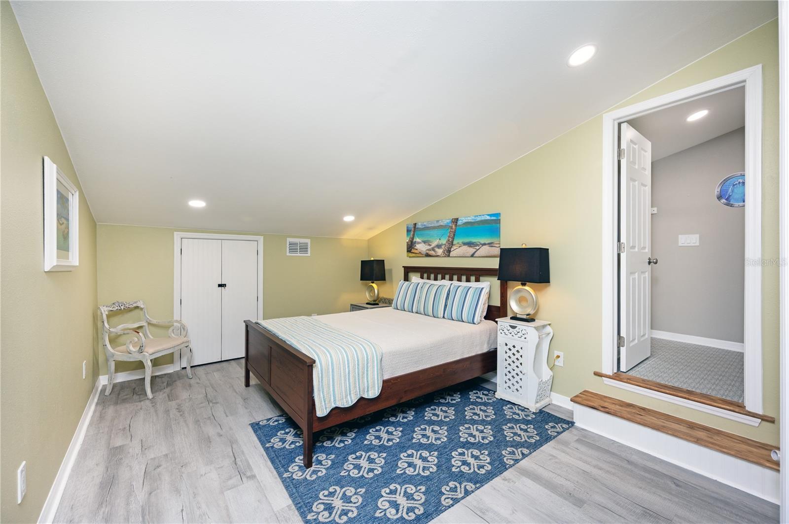 Image 27 of 48 For 19937 Gulf Boulevard B3