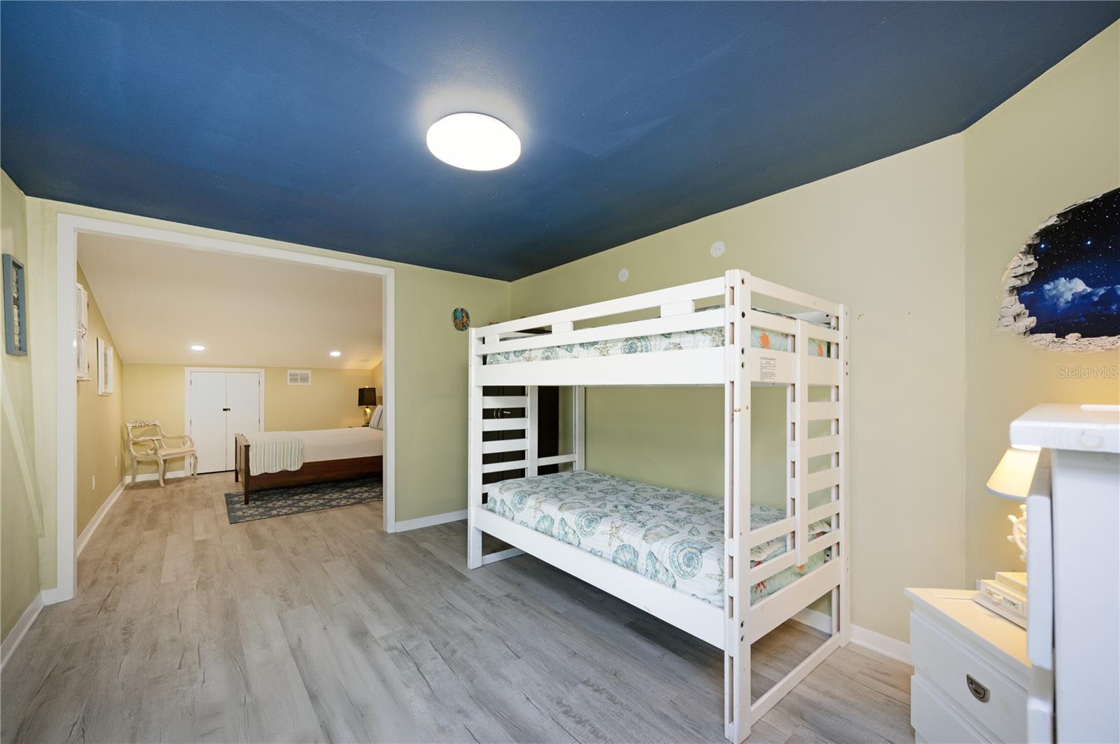 Image 29 of 48 For 19937 Gulf Boulevard B3