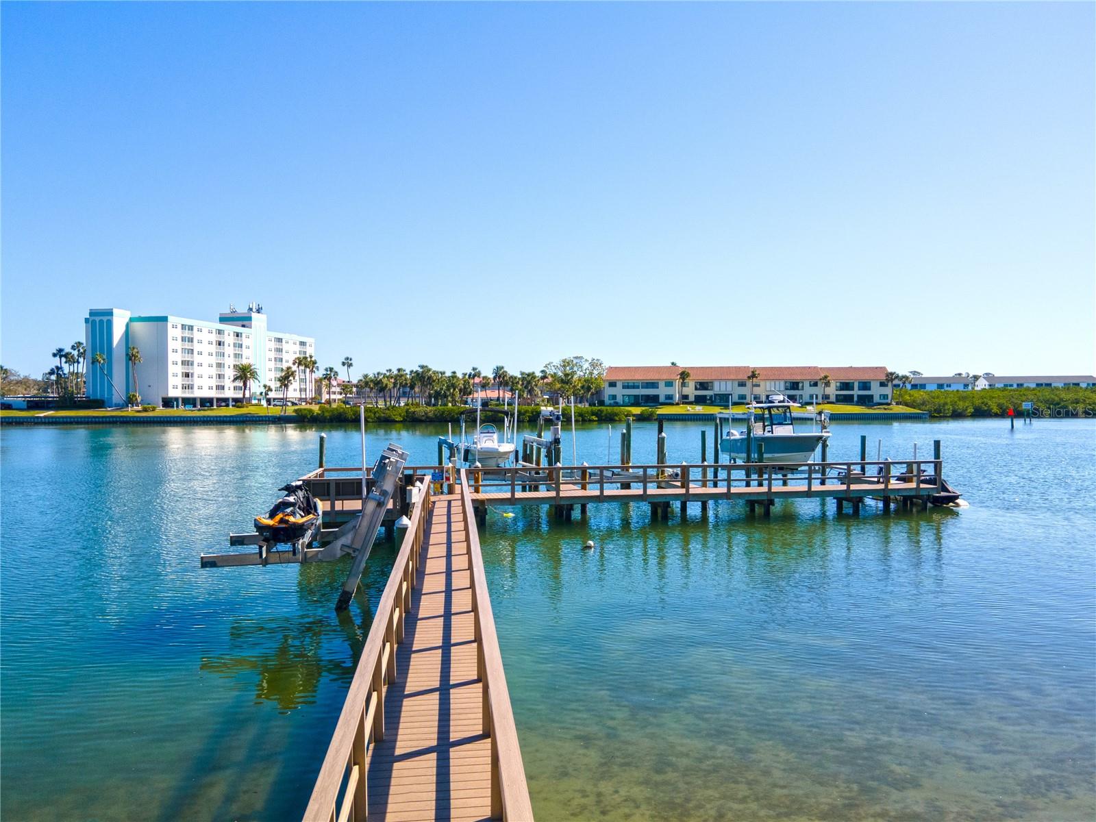 Image 40 of 48 For 19937 Gulf Boulevard B3