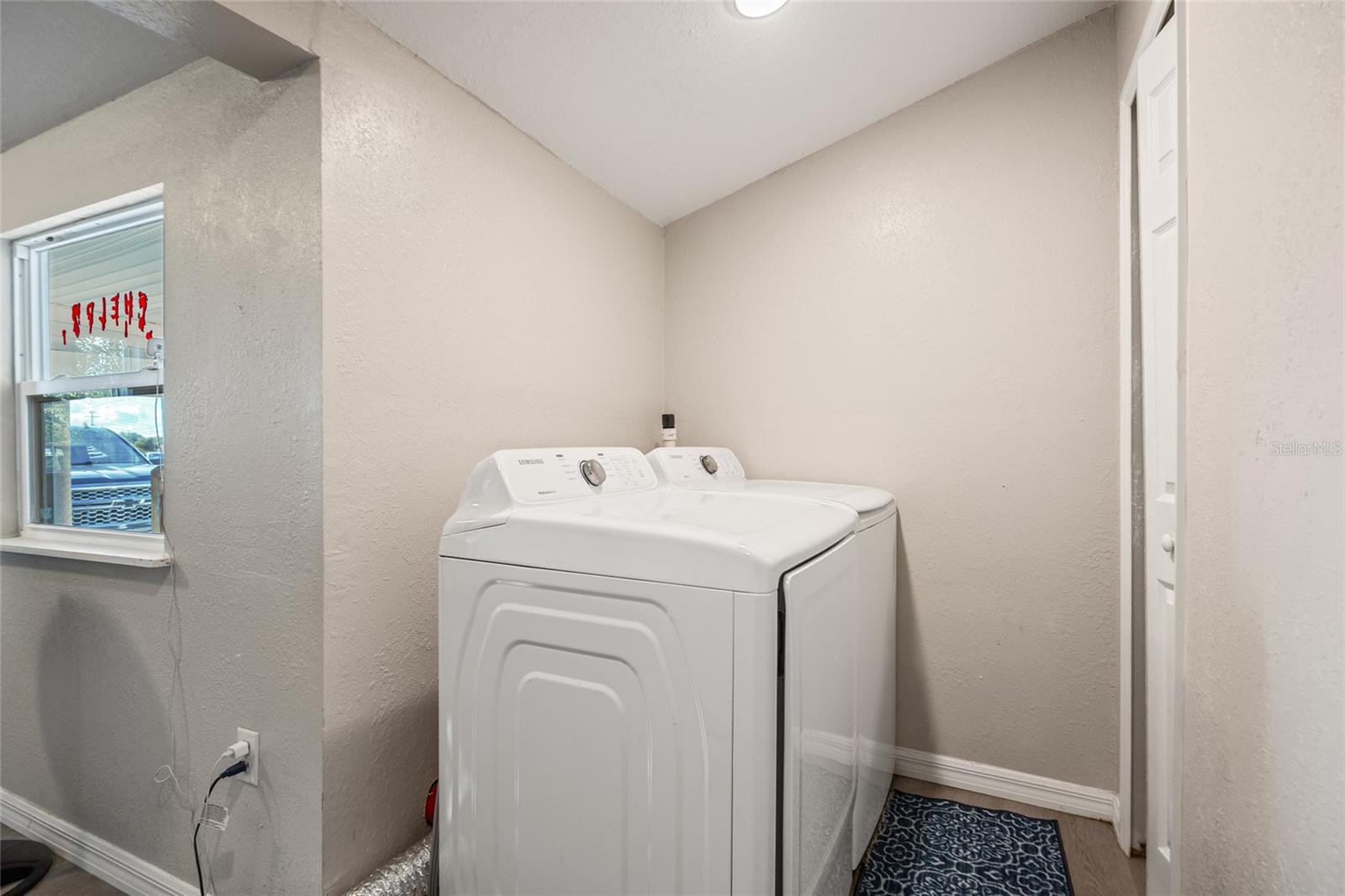 Image 10 of 32 For 1003 2nd Street