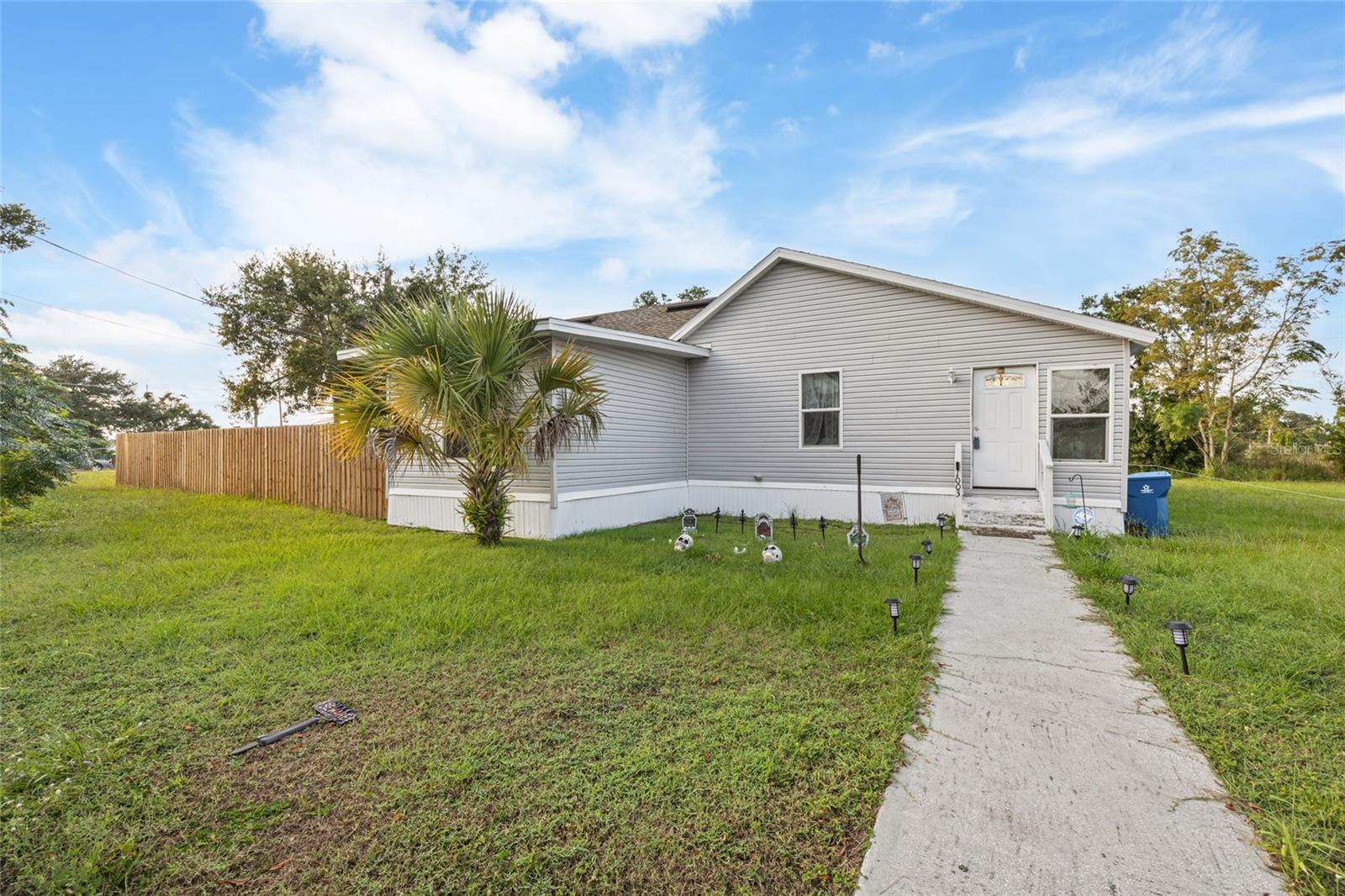 Image 2 of 32 For 1003 2nd Street
