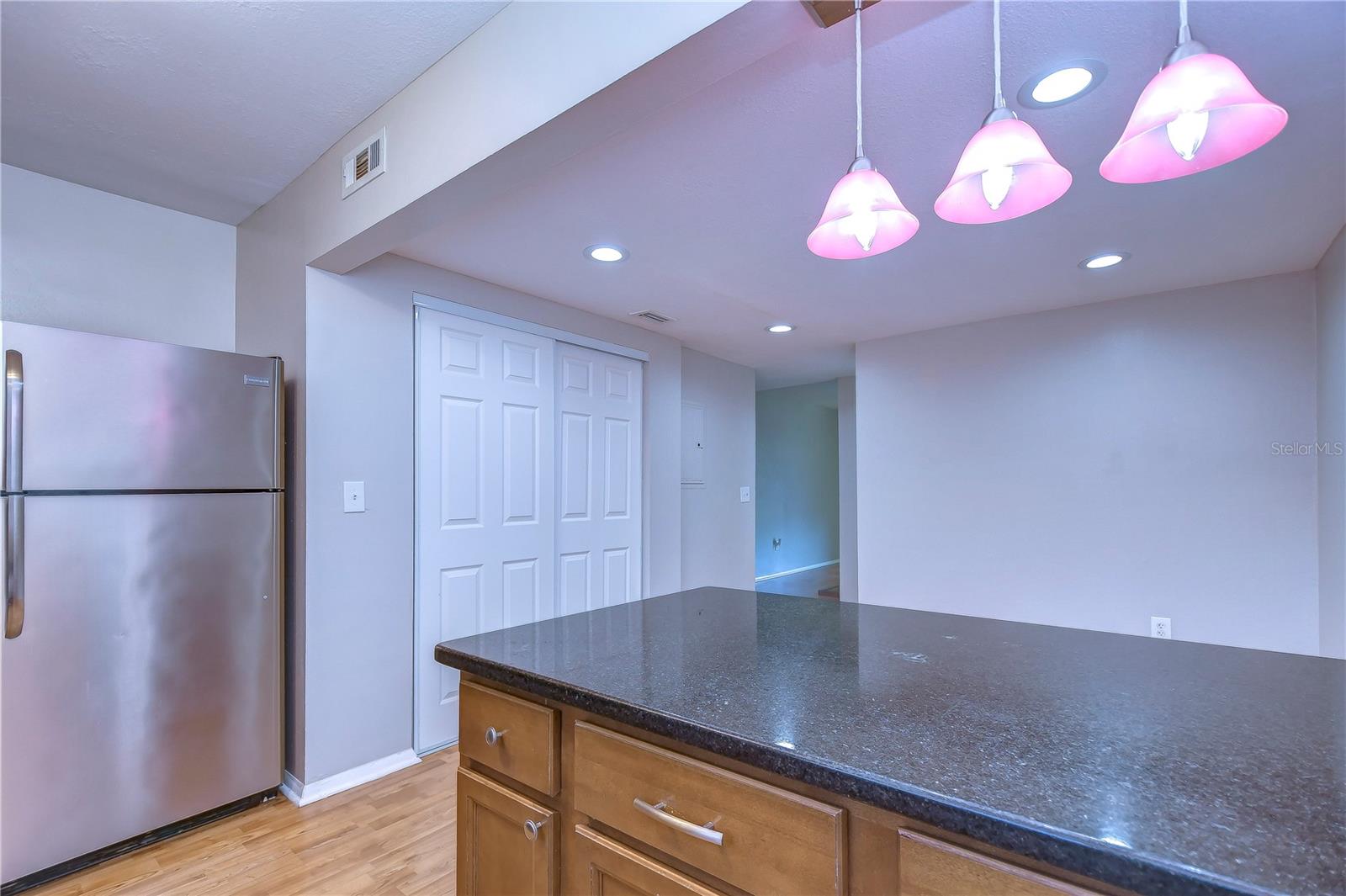 Image 12 of 51 For 14416 Reuter Strasse Circle 209