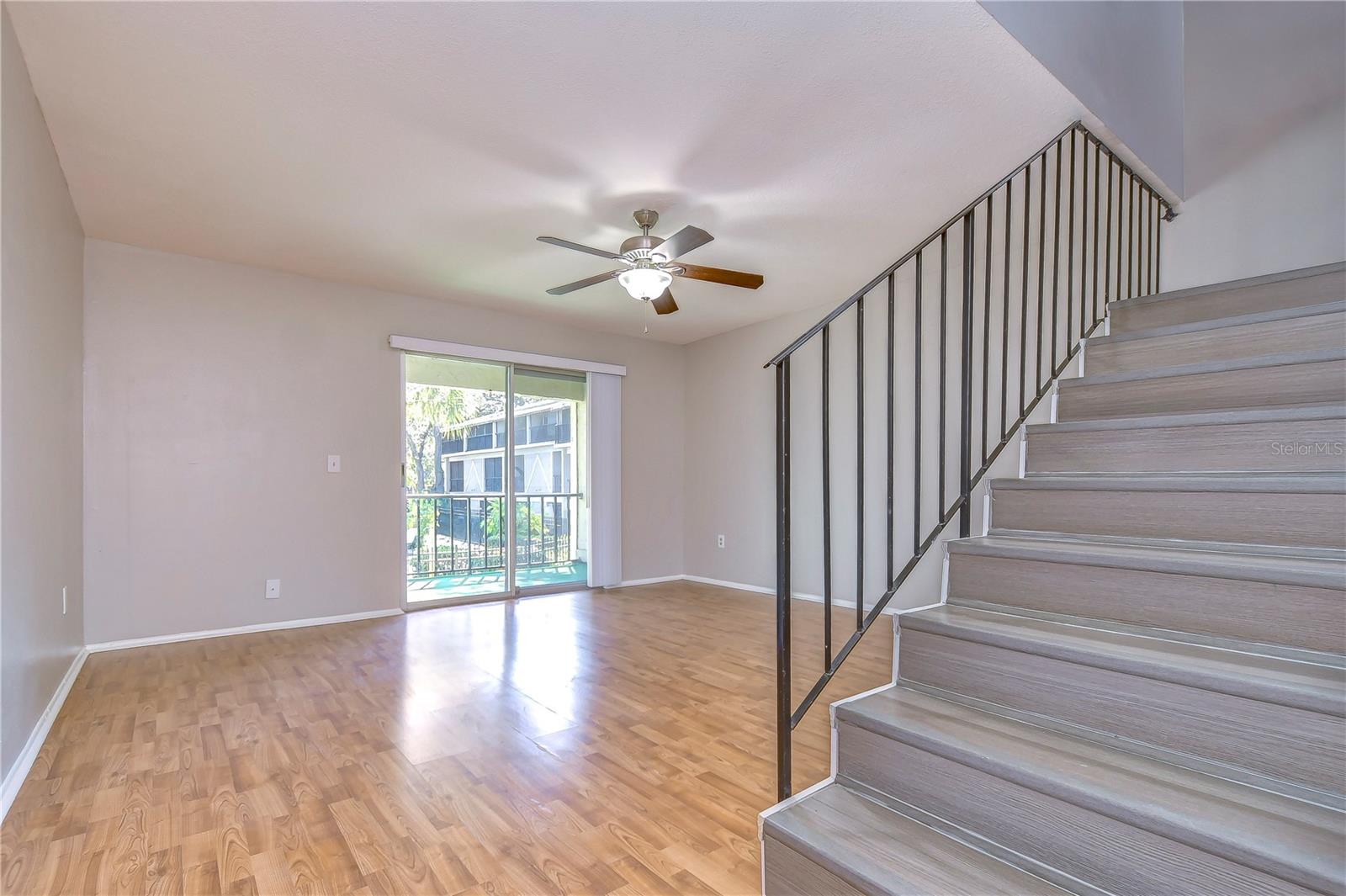 Image 15 of 51 For 14416 Reuter Strasse Circle 209