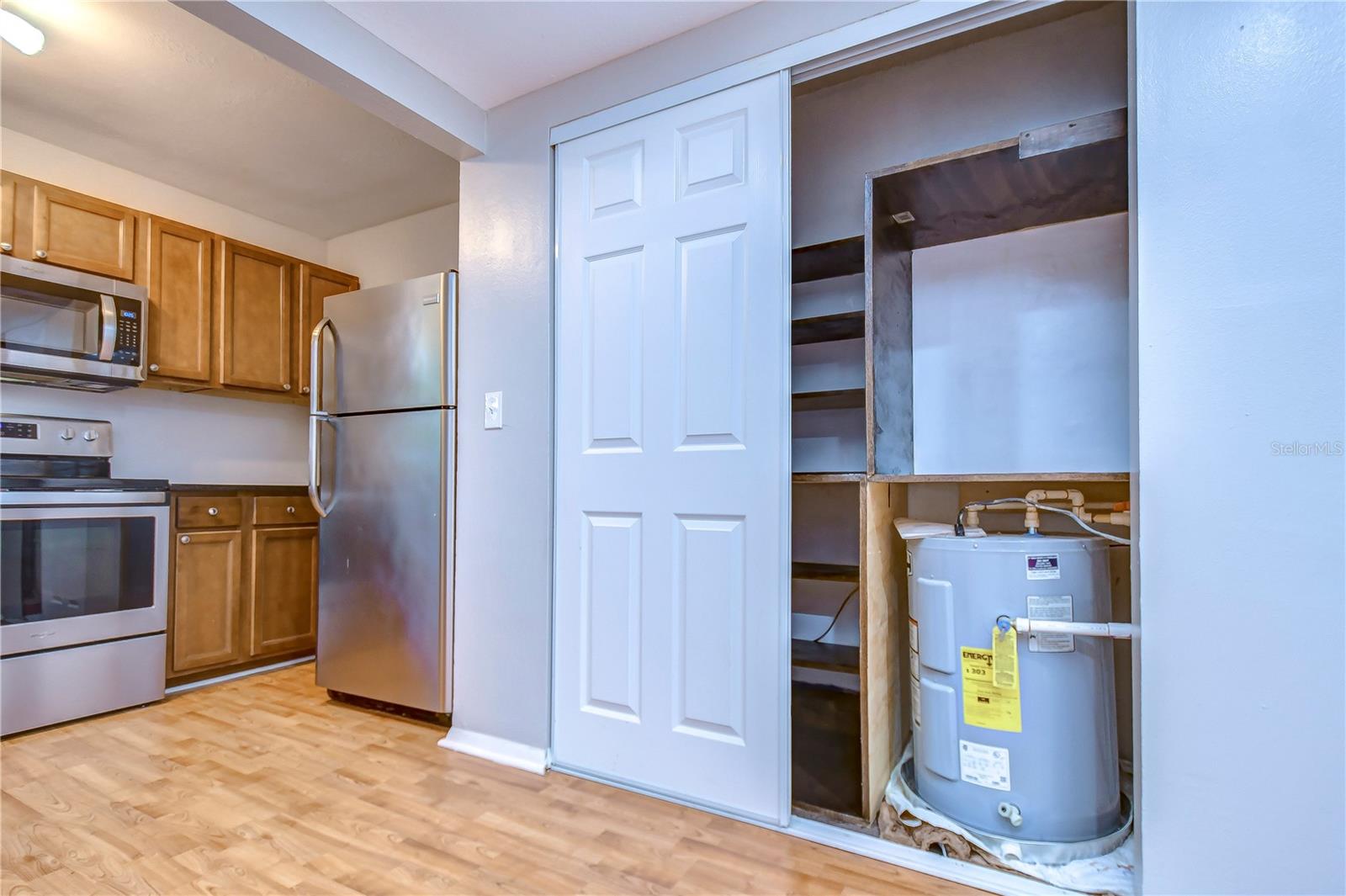Image 7 of 51 For 14416 Reuter Strasse Circle 209