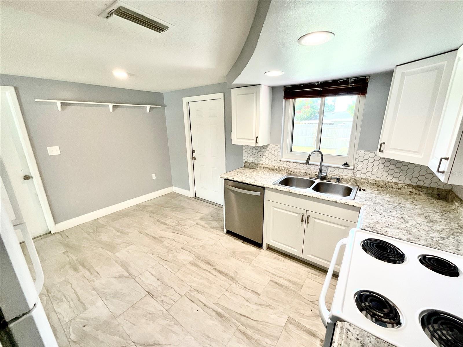 Image 6 of 16 For 9715 Gray Fox Lane