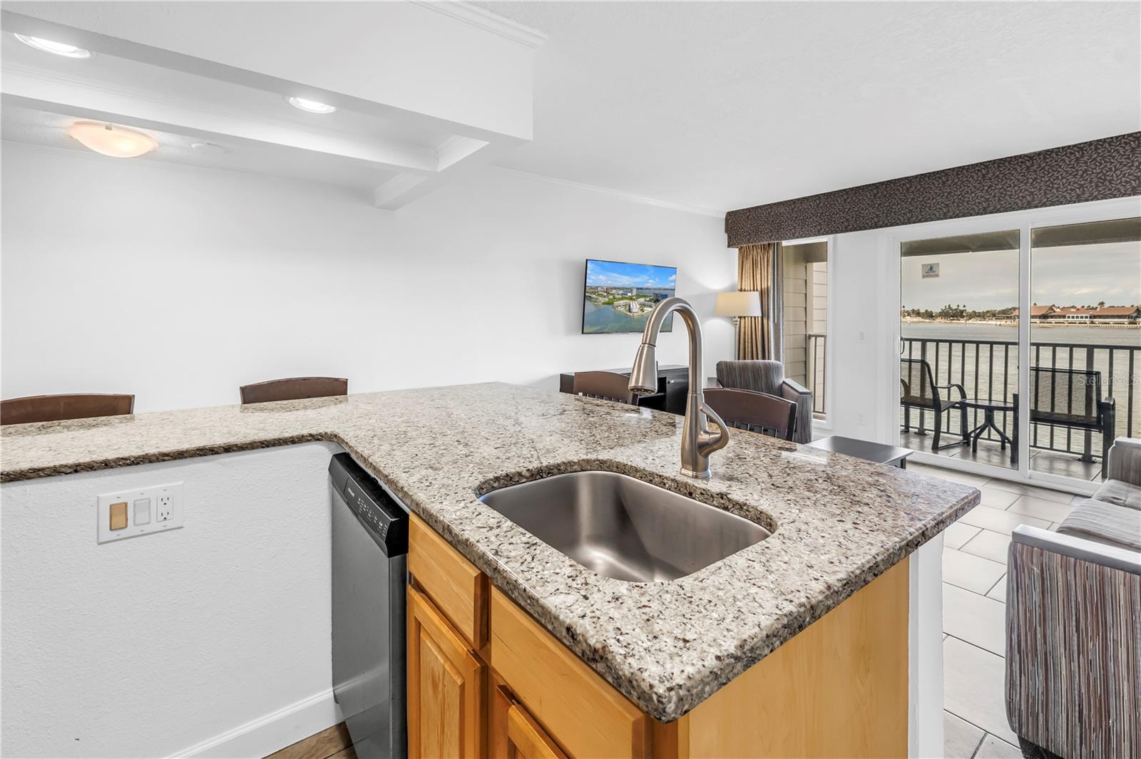 Image 12 of 40 For 2506 Rocky Point Drive 272